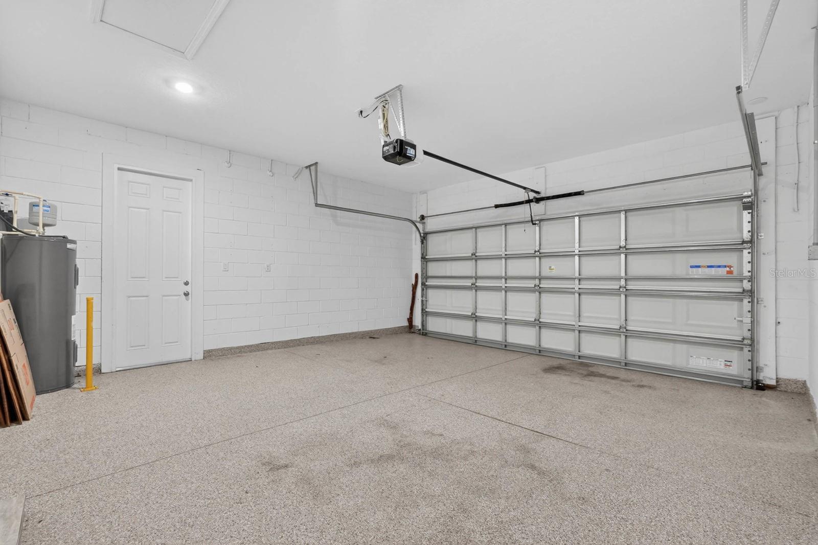 HAMPTON OAKS - Residential