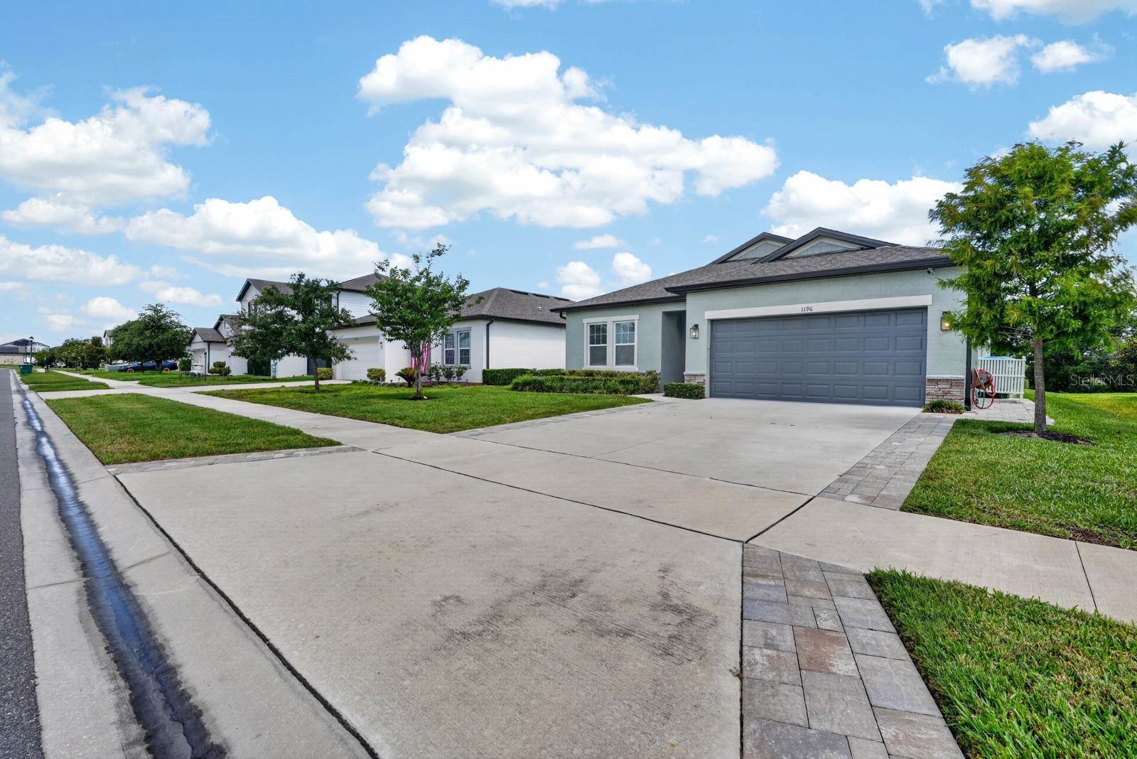HAMPTON OAKS - Residential
