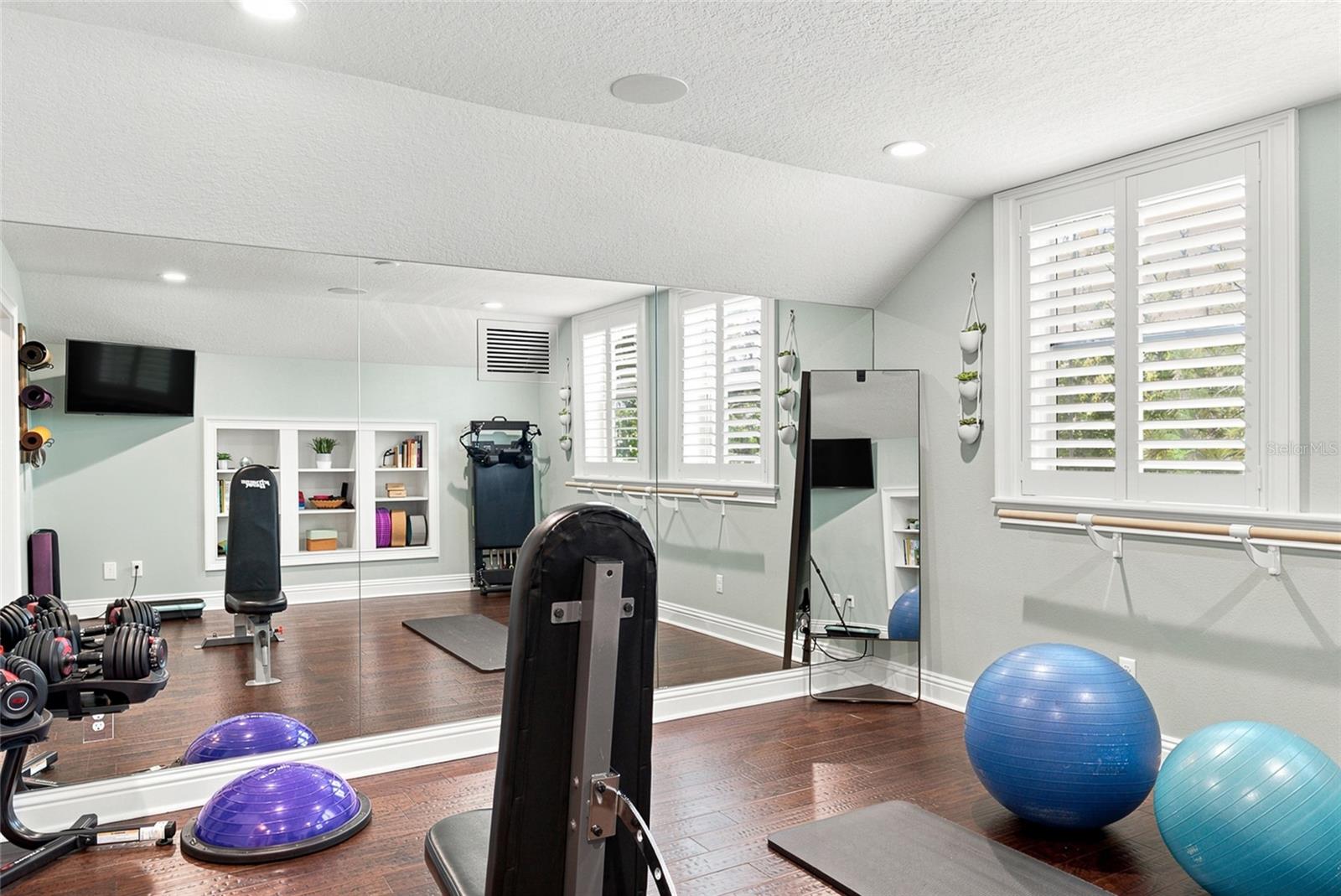 WELLINGTON MANOR PH 2 - Residential