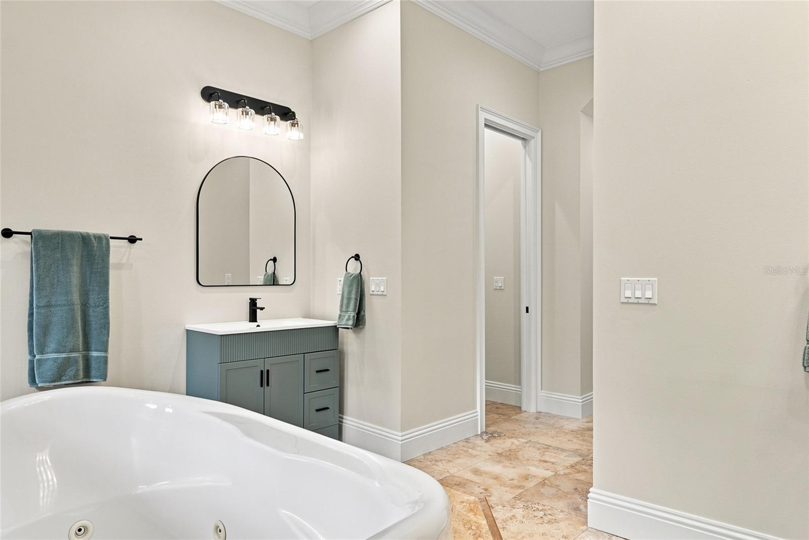 WELLINGTON MANOR PH 2 - Residential