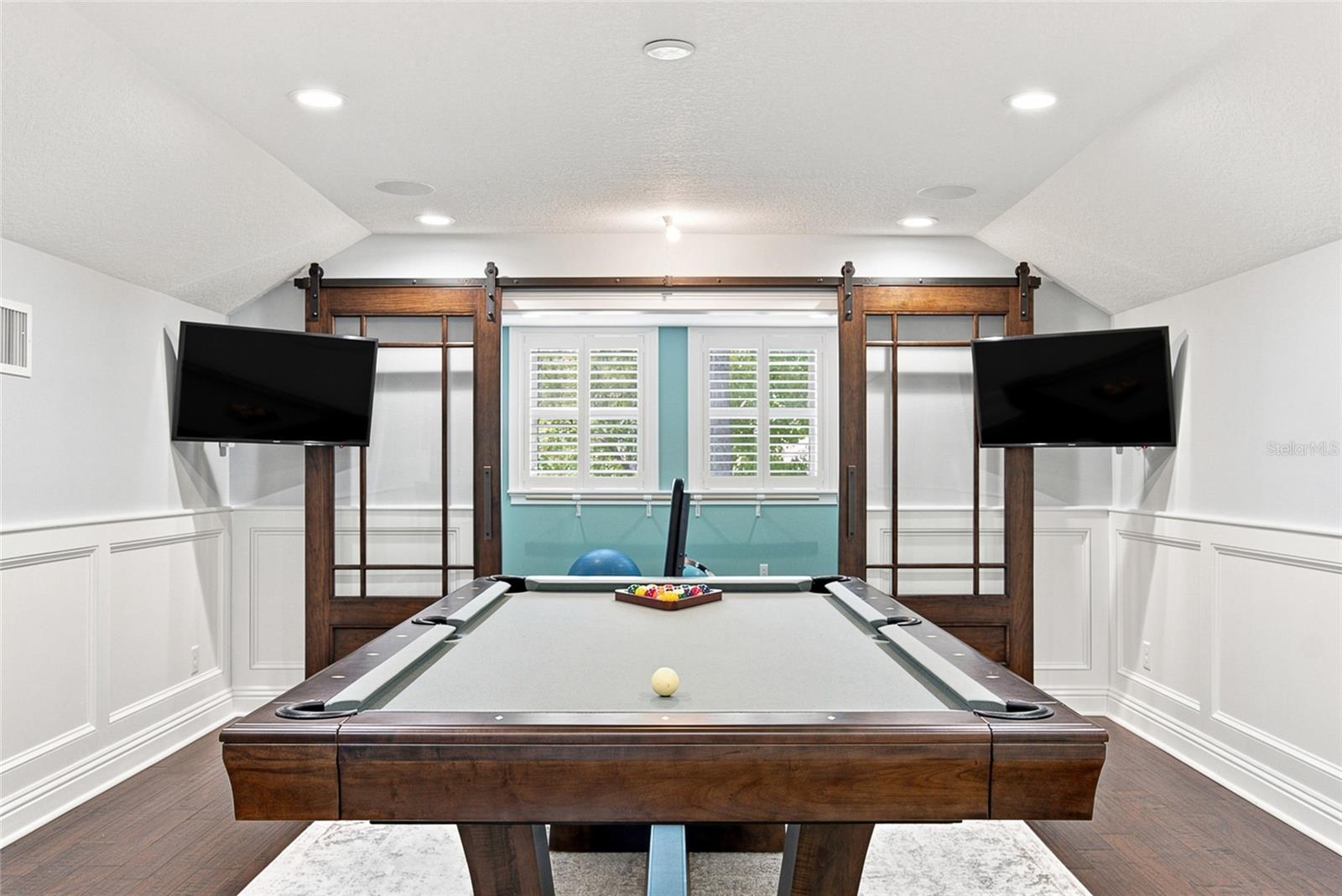 WELLINGTON MANOR PH 2 - Residential