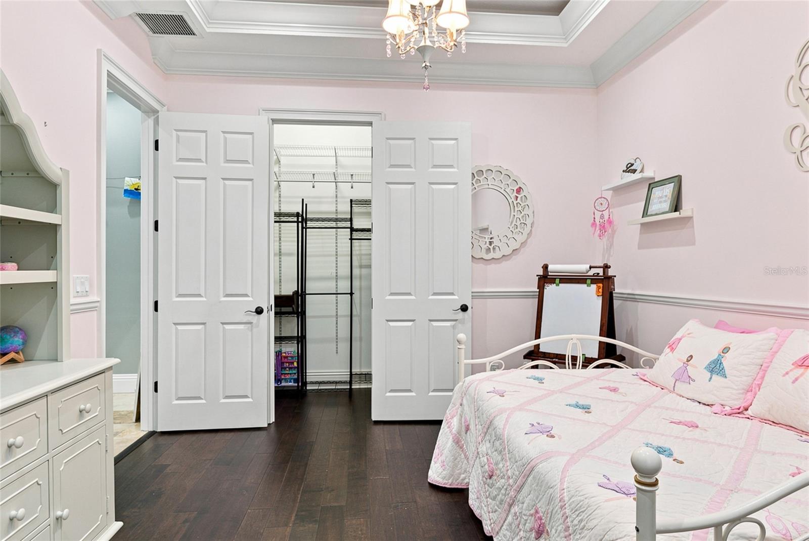 WELLINGTON MANOR PH 2 - Residential