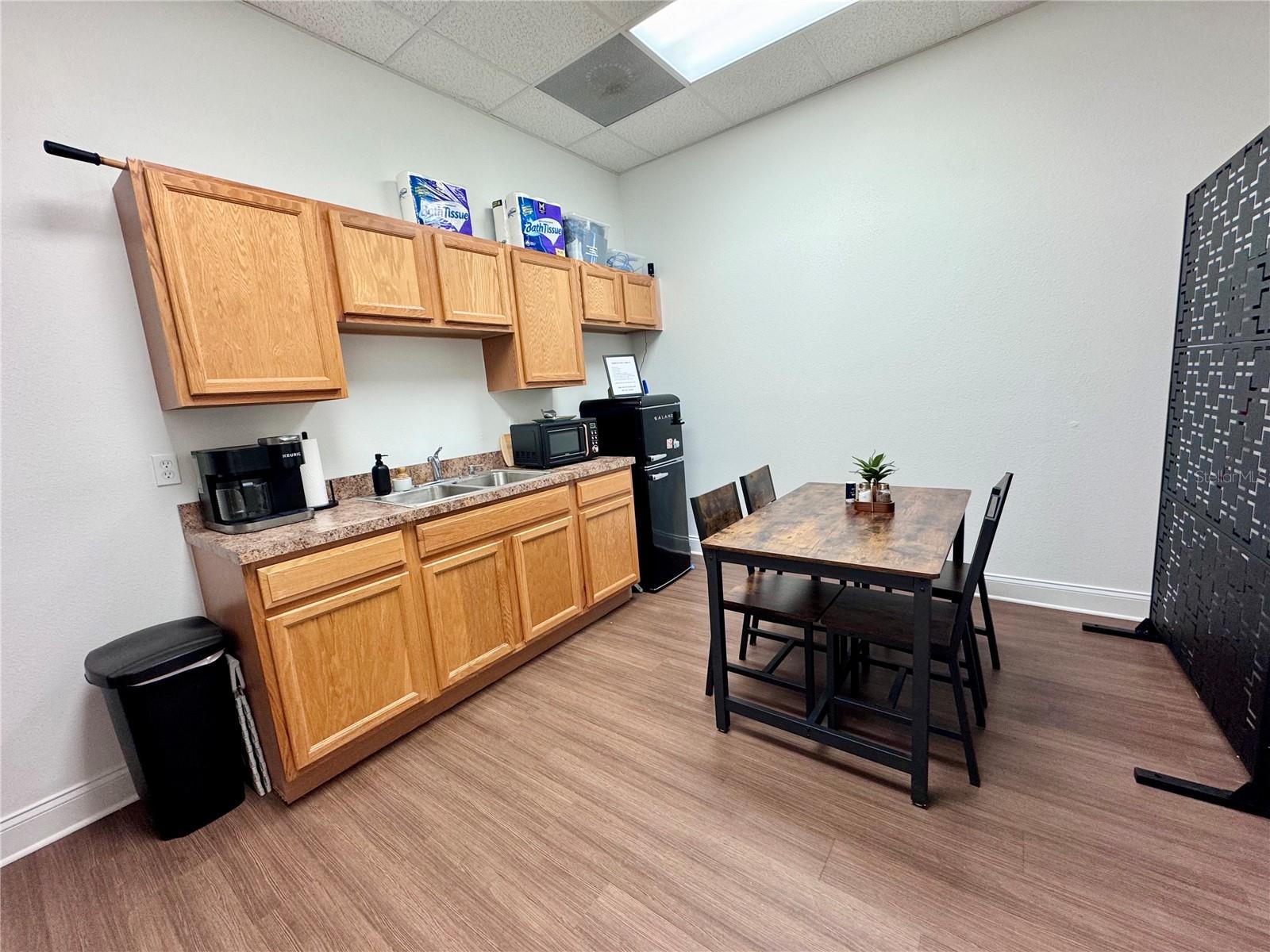 EAST ST CLOUD COMMERCE CENTER - Commercial Lease
