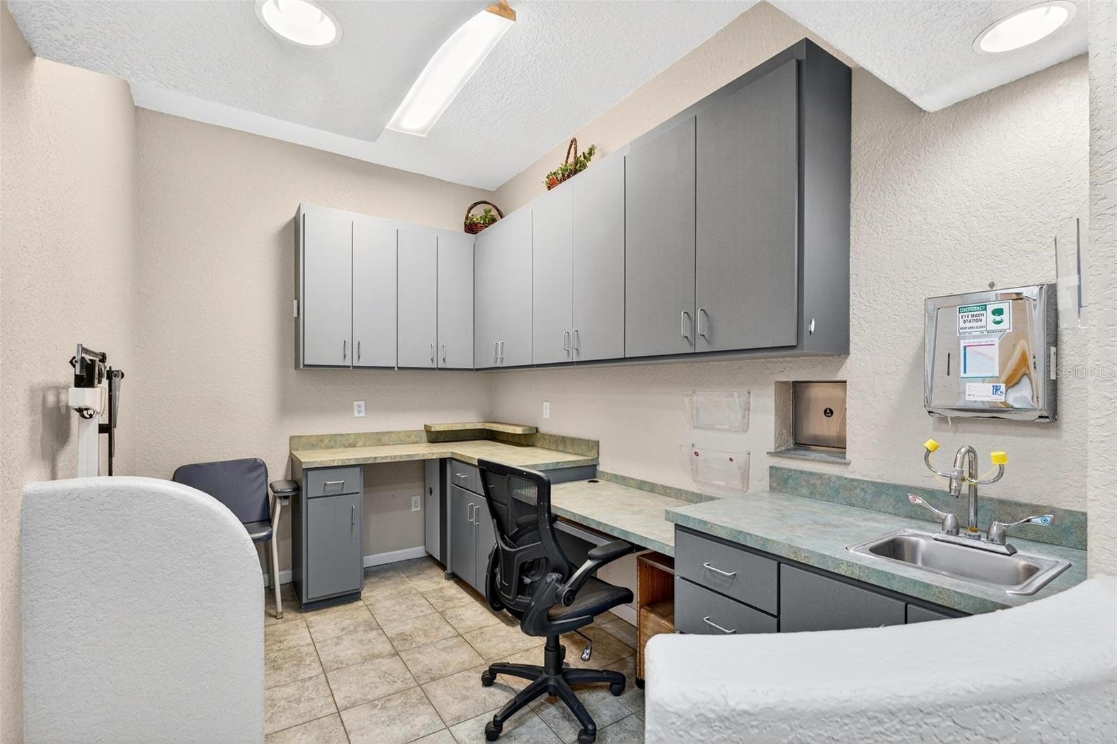 EUSTIS BISHOPS SUB - Commercial Sale