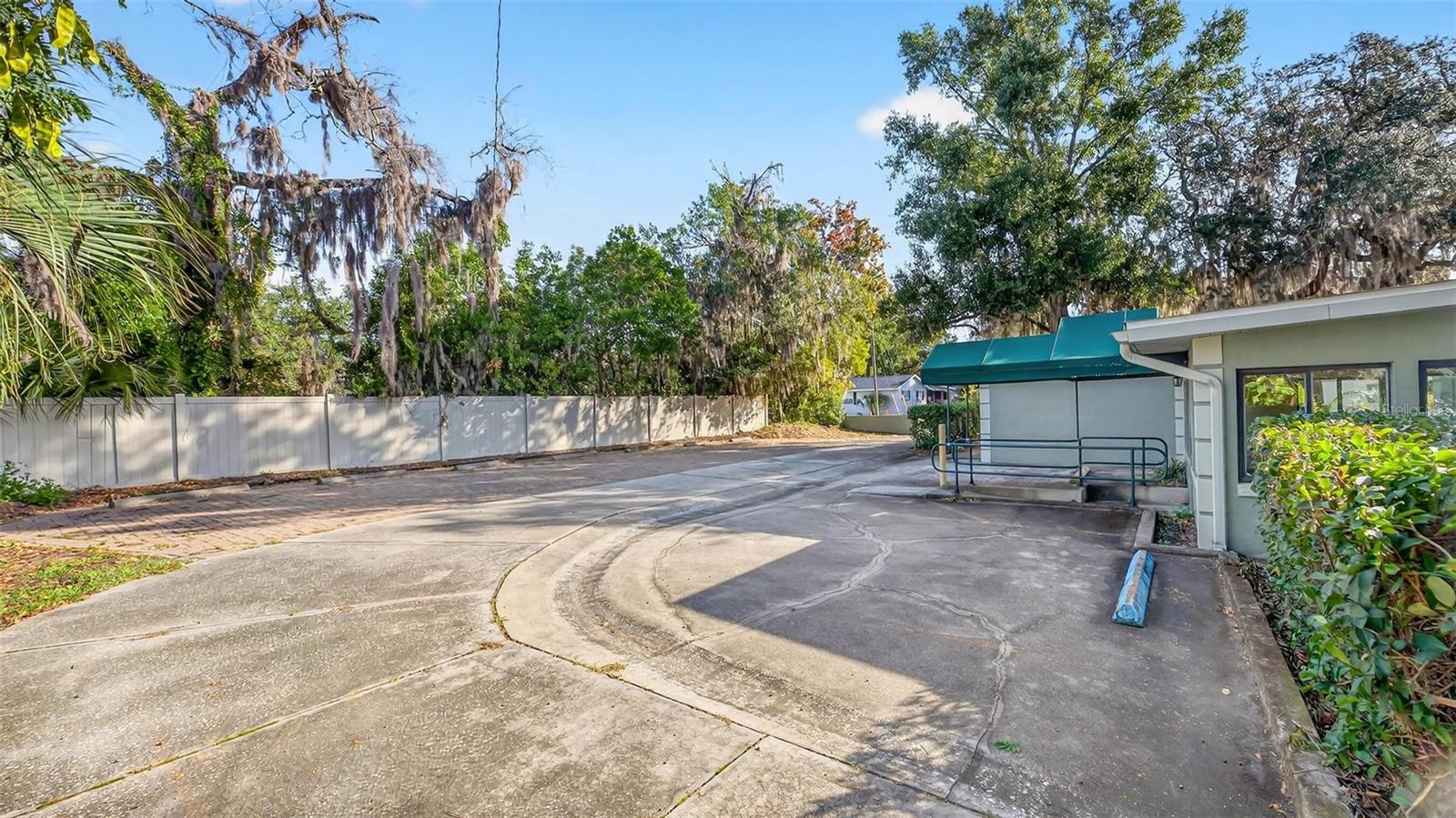 EUSTIS BISHOPS SUB - Commercial Sale