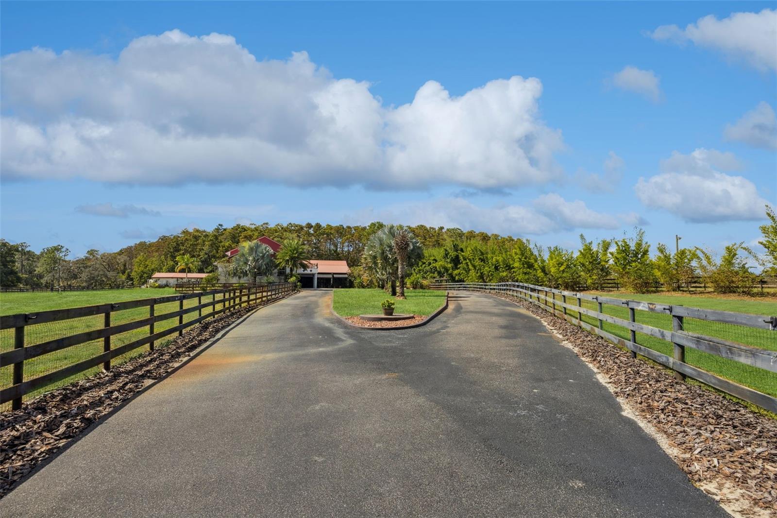 GROVELAND FARMS 21-23-24 - Residential