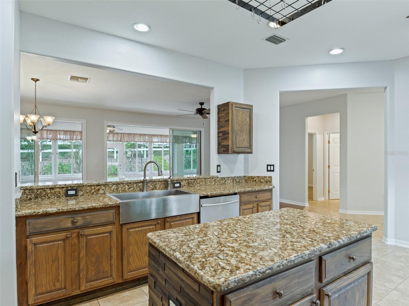 SPRUCE CREEK GOLF - Residential