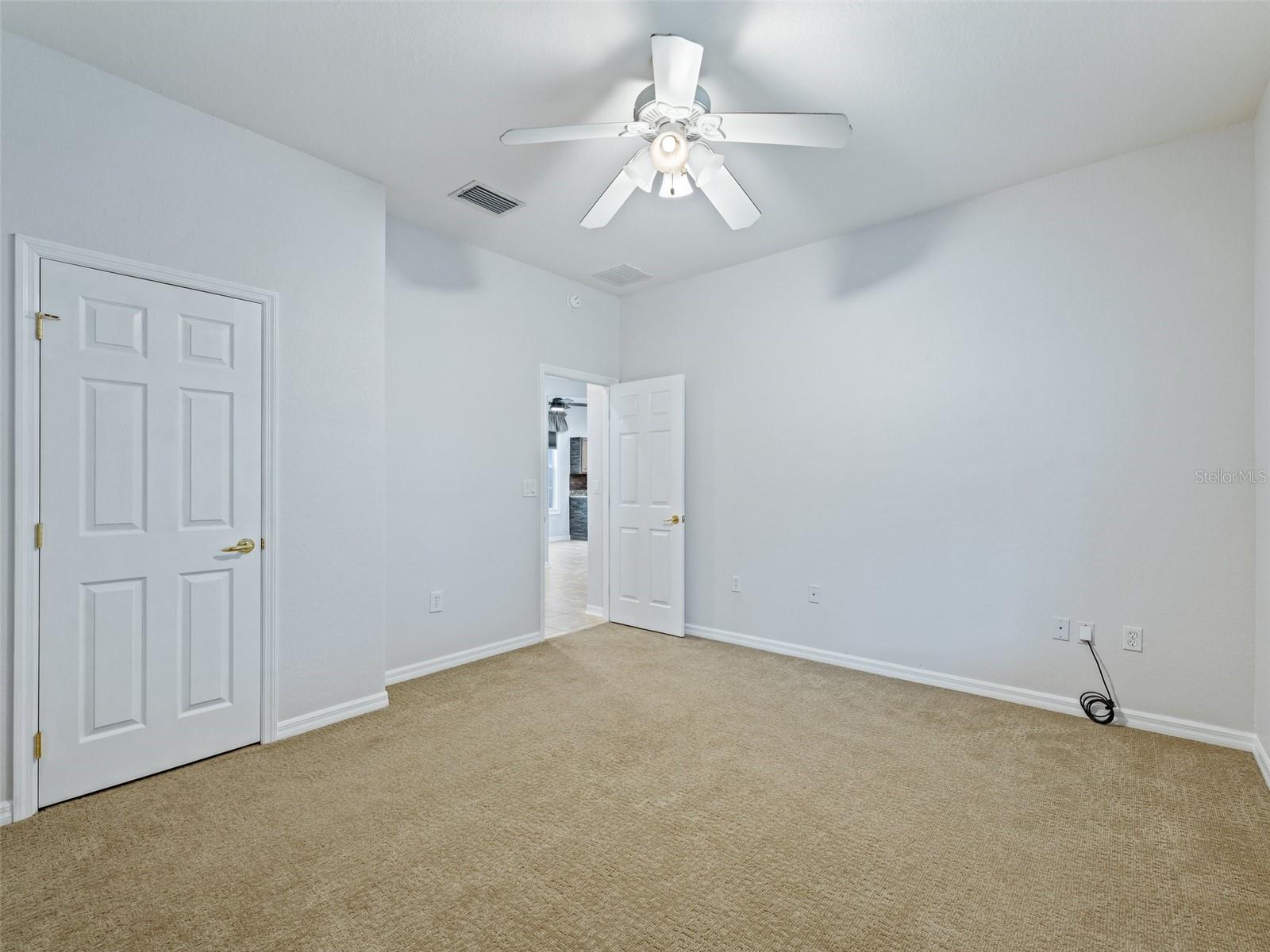 SPRUCE CREEK GOLF - Residential