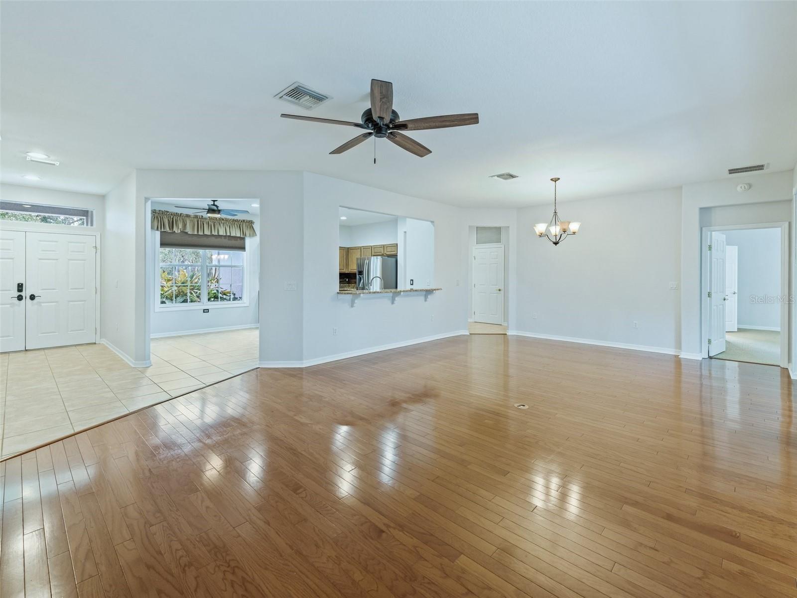 SPRUCE CREEK GOLF - Residential