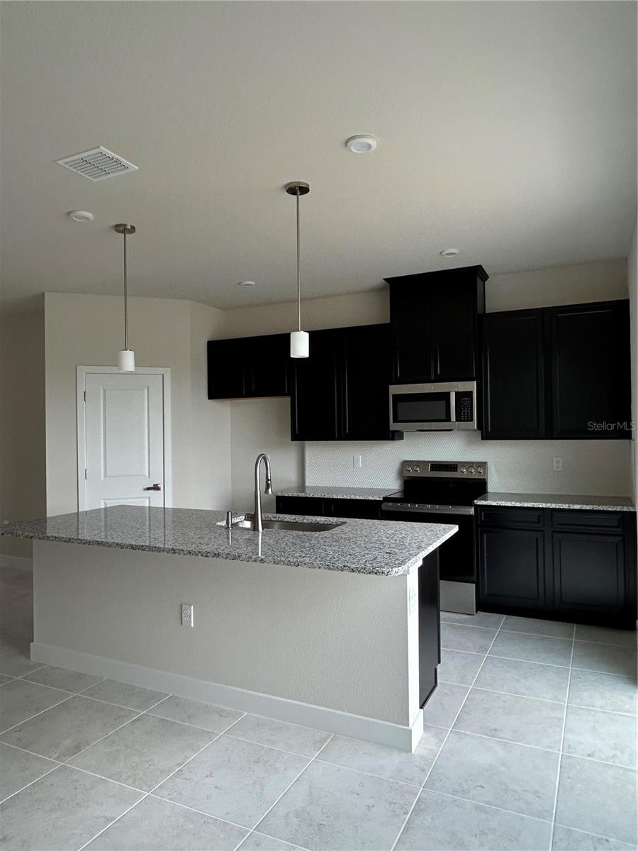 KENDALL POINTE - Residential