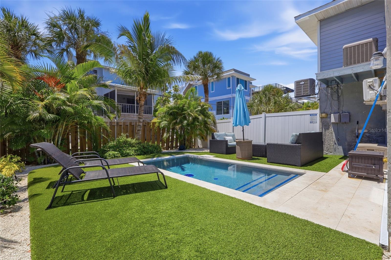 WEST WIND SHORES - Residential