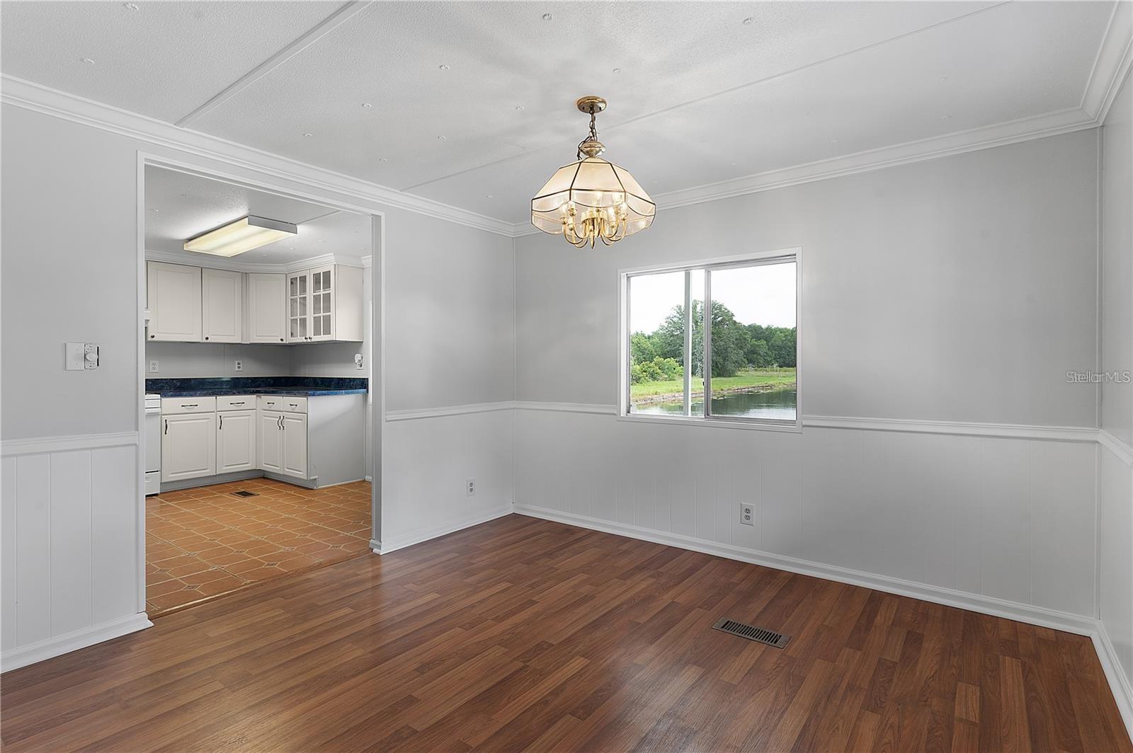 LADY LAKE OAK GROVE MOBILE HOME UNIT 01 - Residential