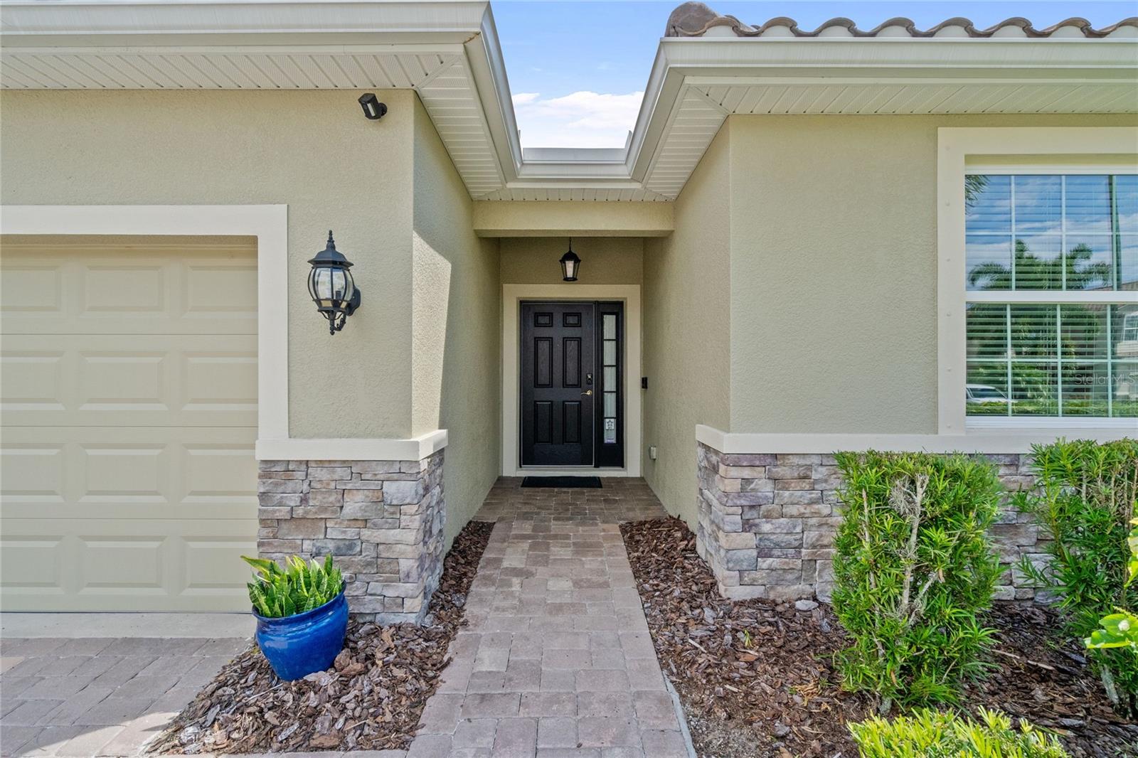 ASHTON POINTE - Residential