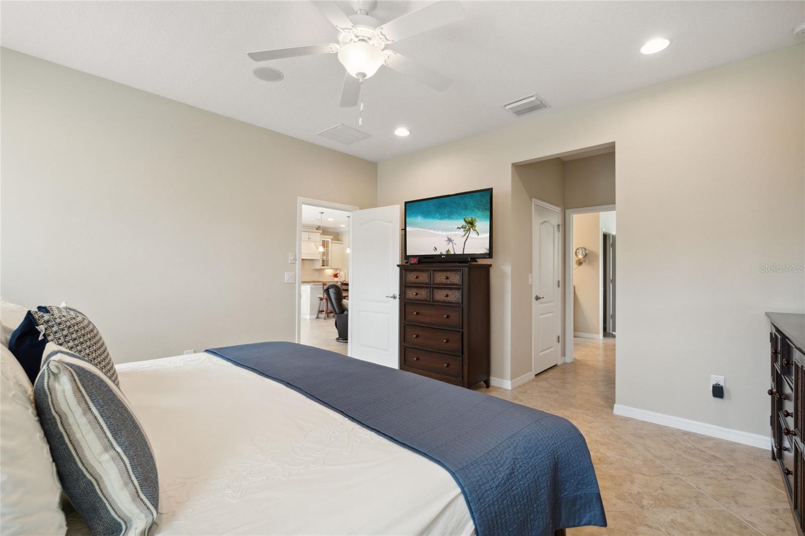 ASHTON POINTE - Residential