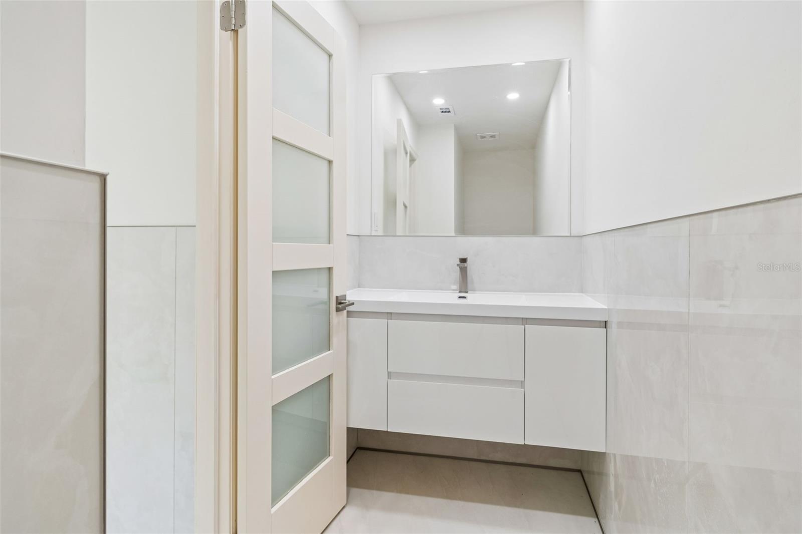 TAMPA PALMS AREA 2 7E UNIT 2 - Residential