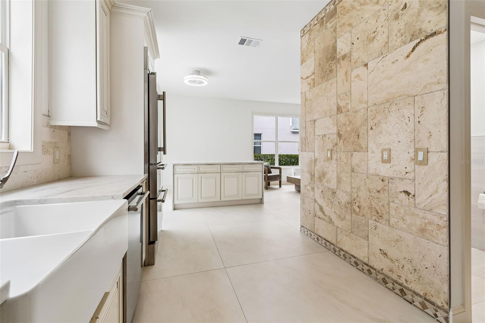 TAMPA PALMS AREA 2 7E UNIT 2 - Residential