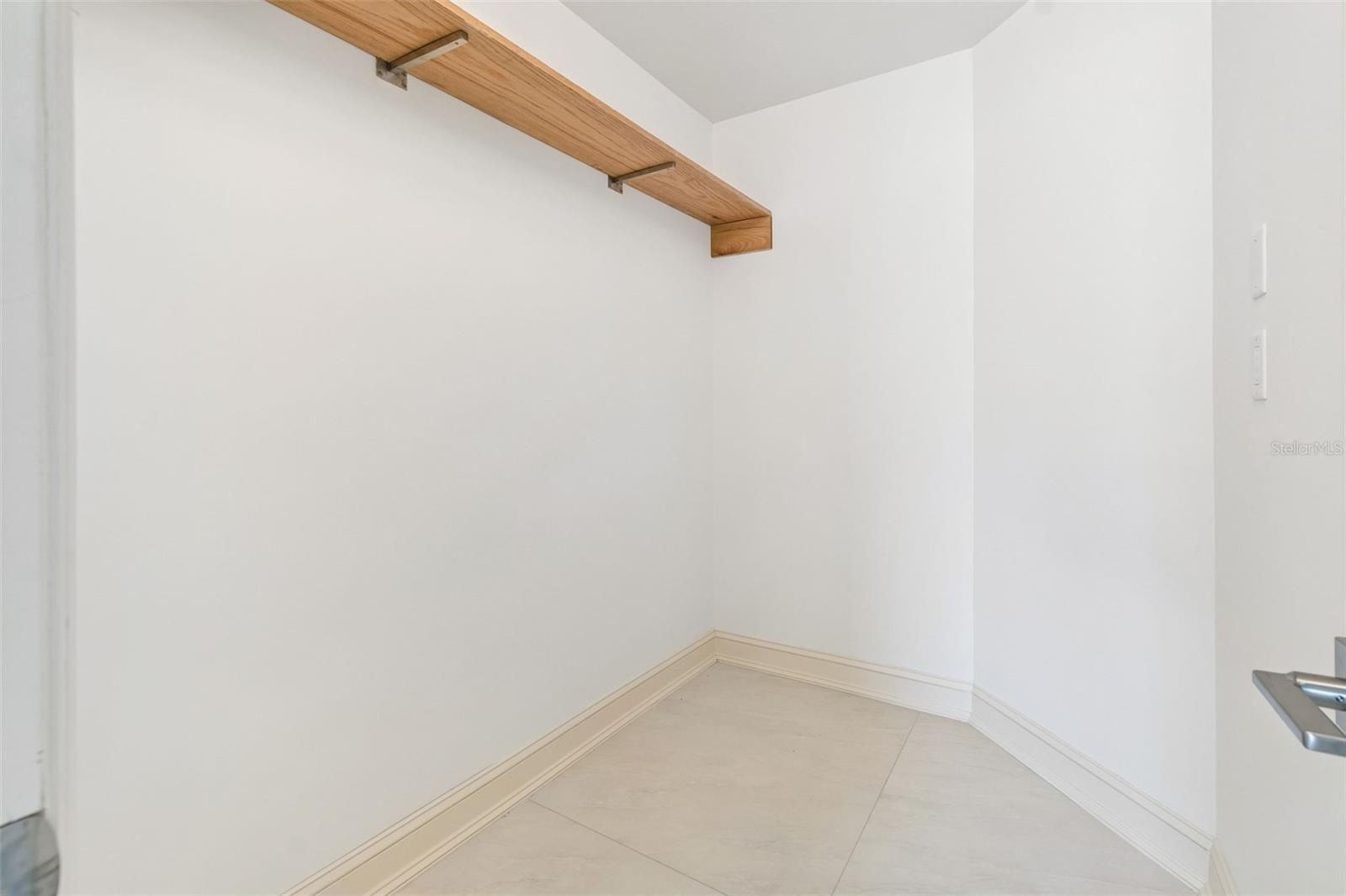 TAMPA PALMS AREA 2 7E UNIT 2 - Residential