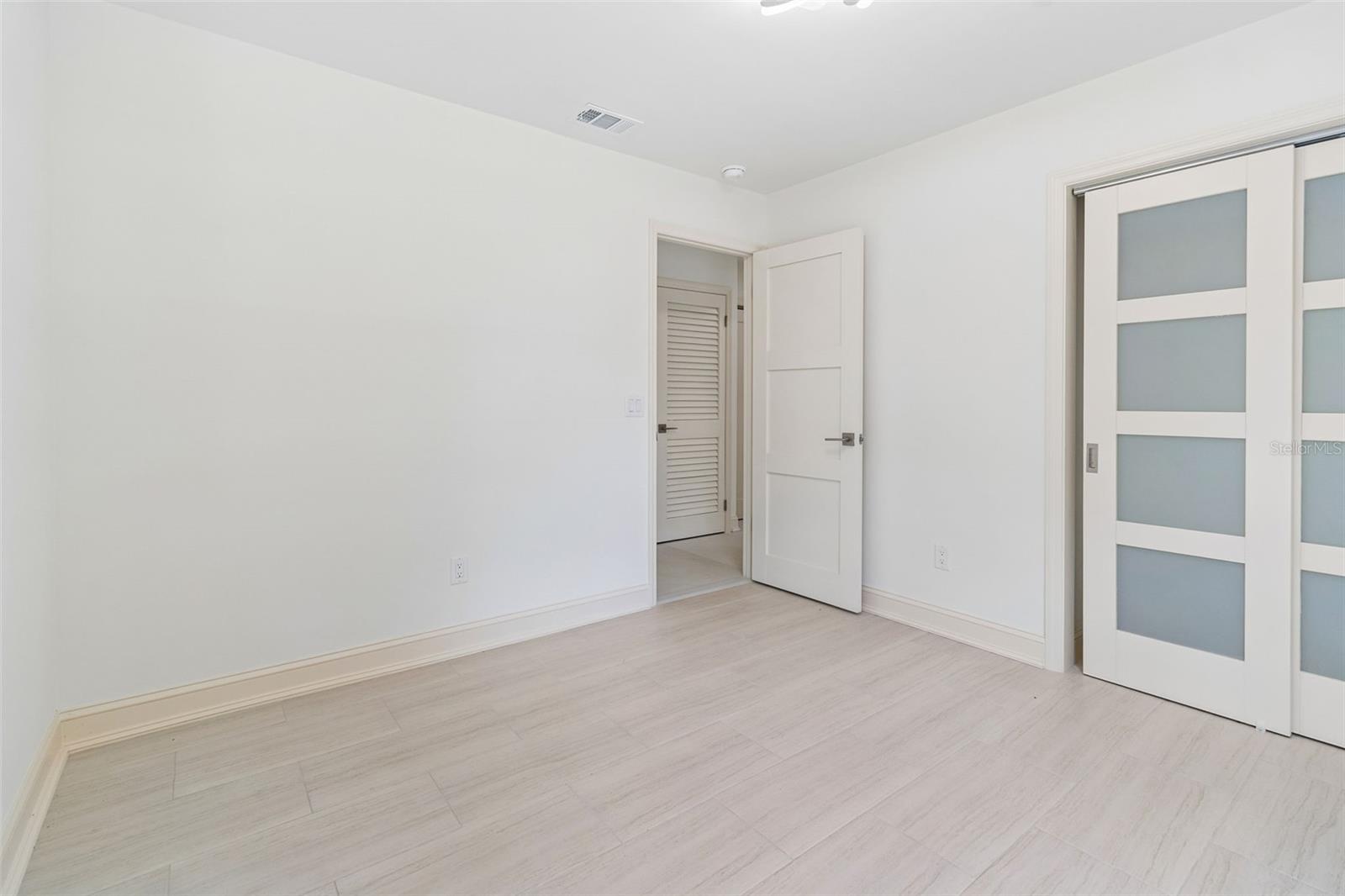TAMPA PALMS AREA 2 7E UNIT 2 - Residential