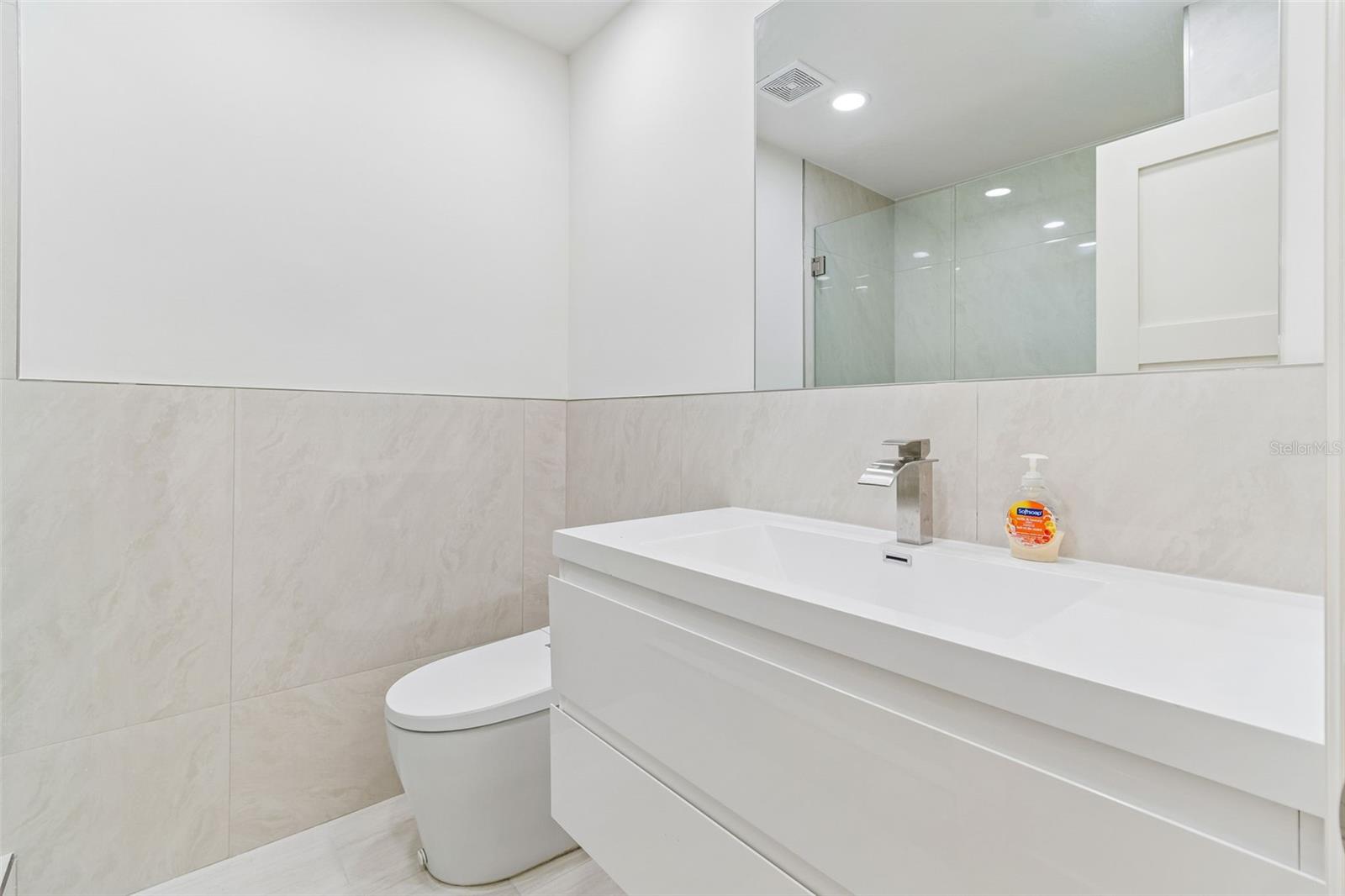 TAMPA PALMS AREA 2 7E UNIT 2 - Residential