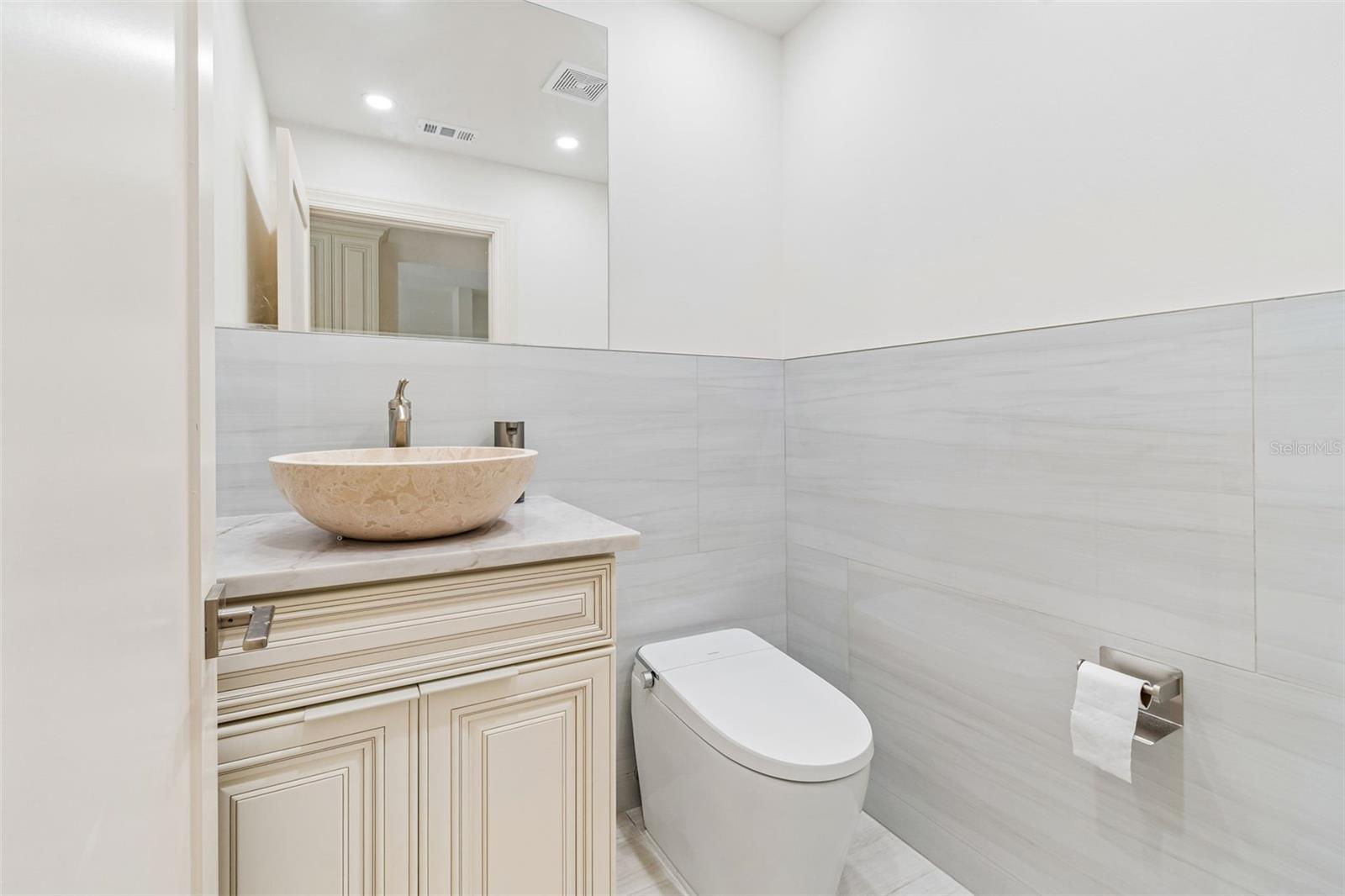 TAMPA PALMS AREA 2 7E UNIT 2 - Residential