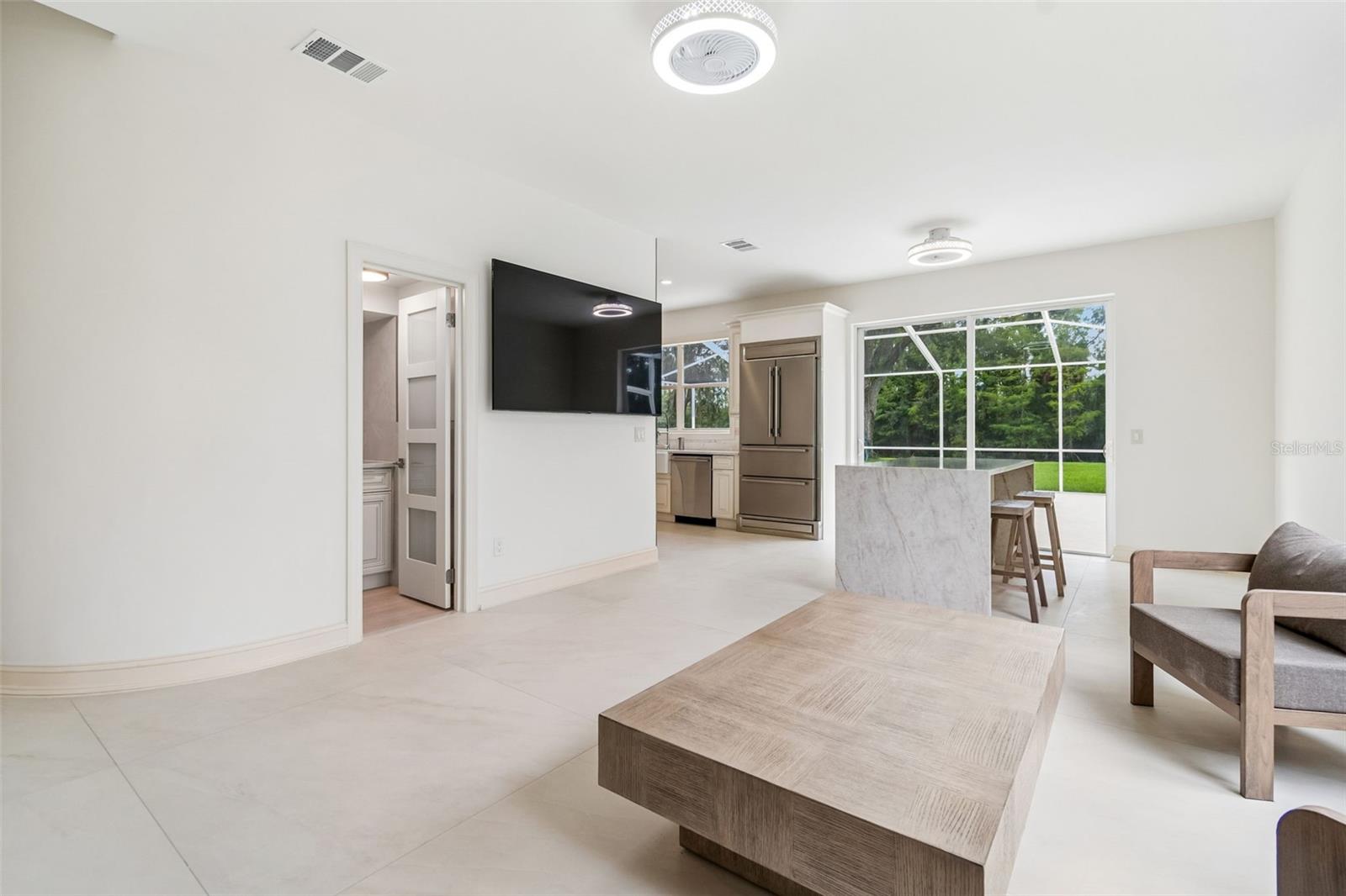TAMPA PALMS AREA 2 7E UNIT 2 - Residential