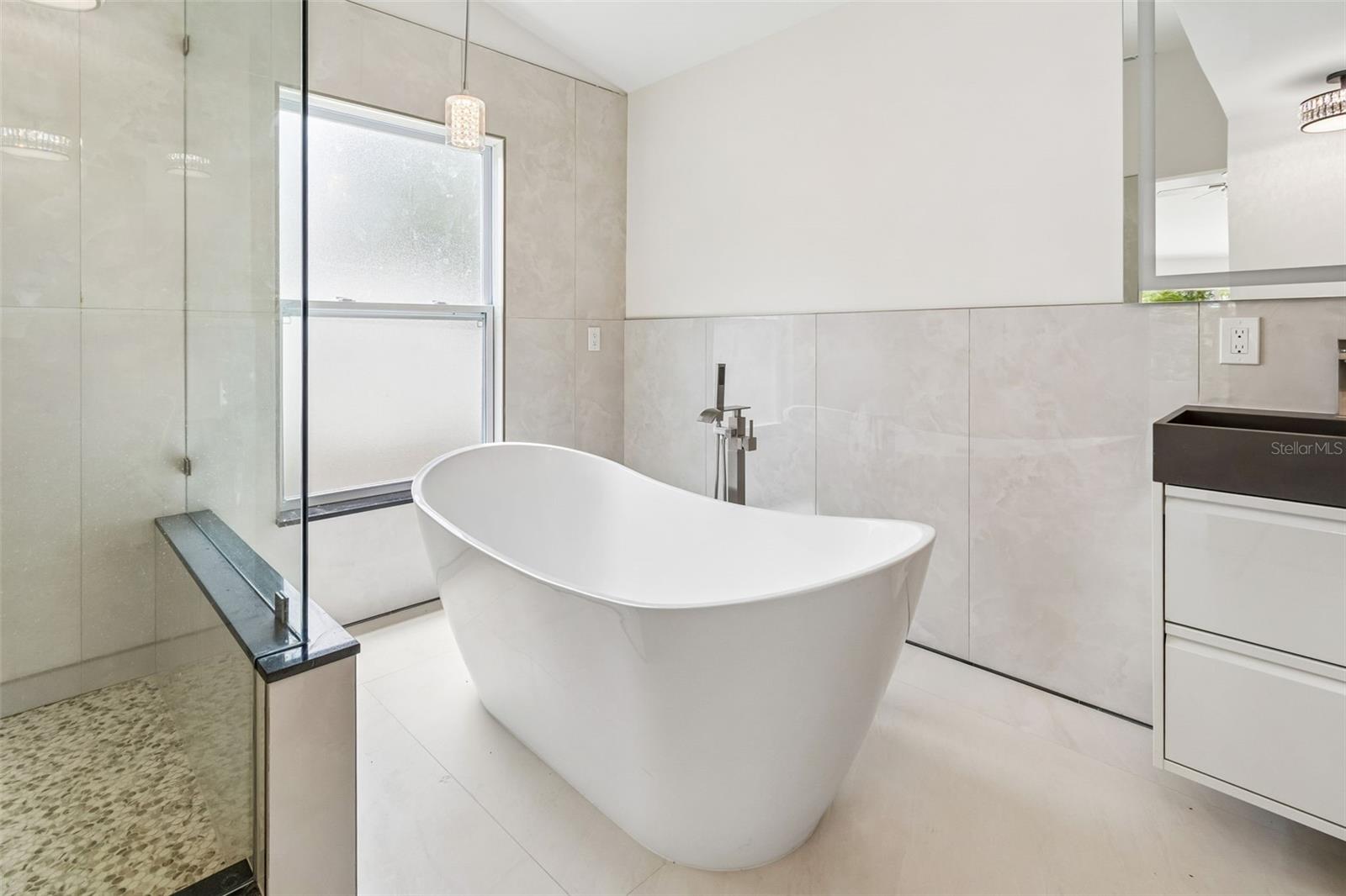 TAMPA PALMS AREA 2 7E UNIT 2 - Residential
