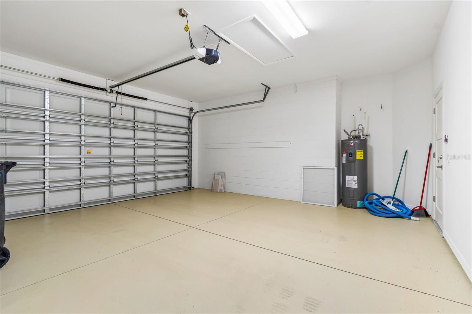 TAMPA PALMS AREA 2 7E UNIT 2 - Residential