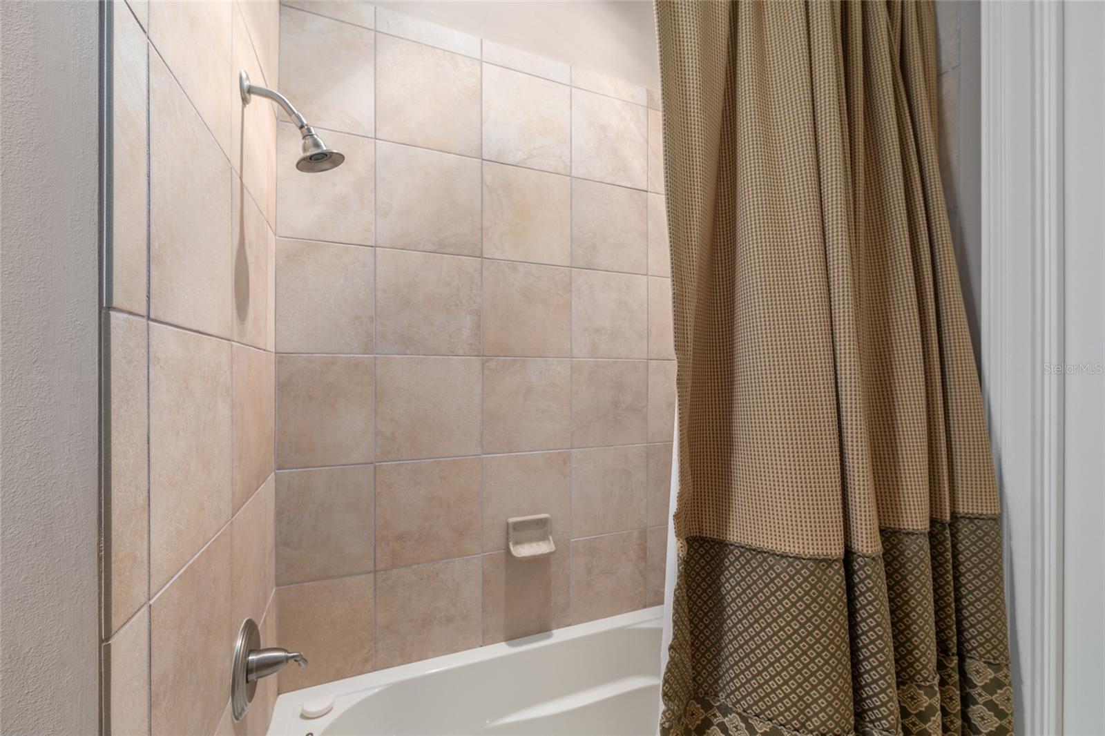 BELLECHASE LAURELS - Residential