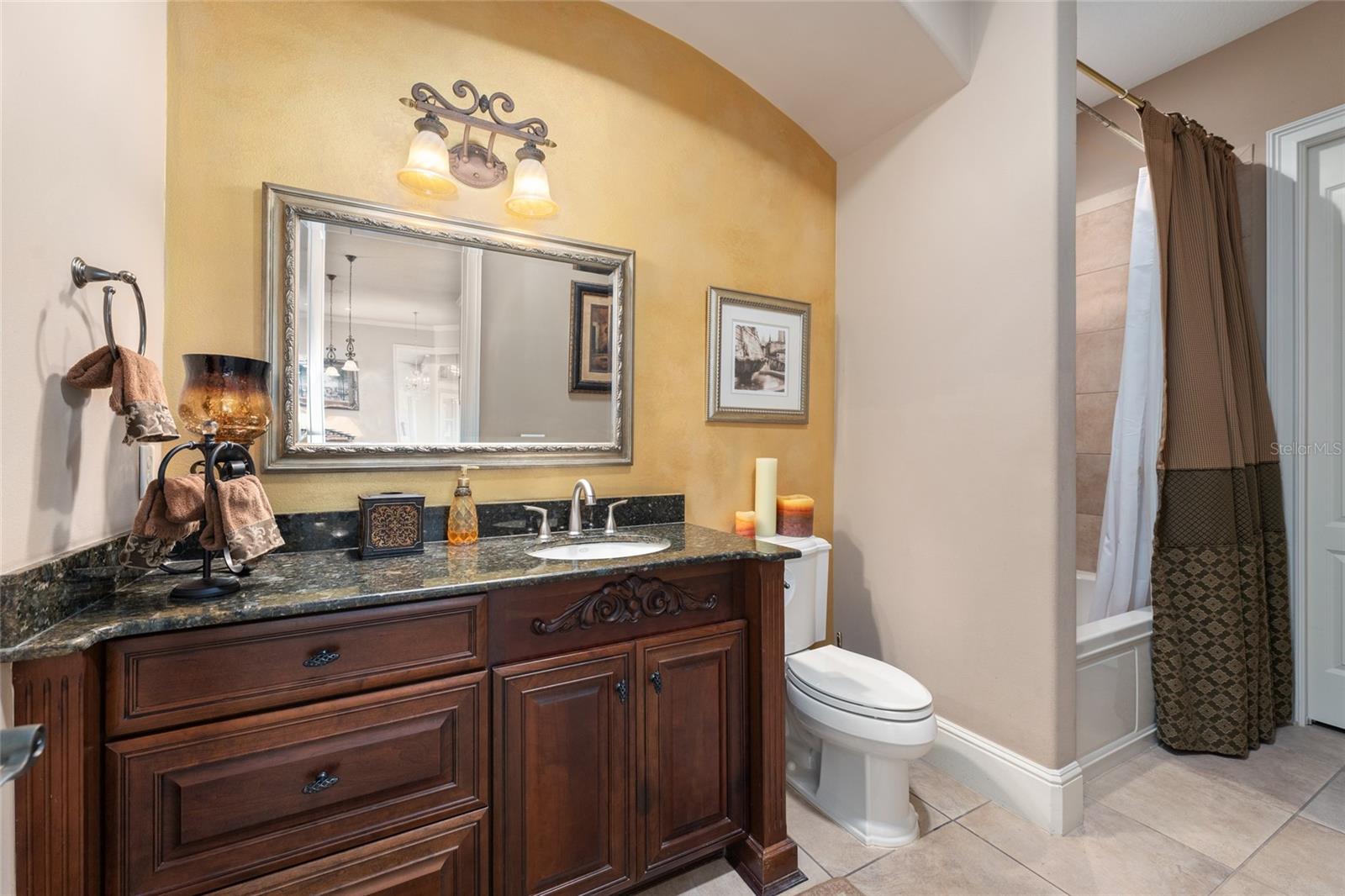 BELLECHASE LAURELS - Residential