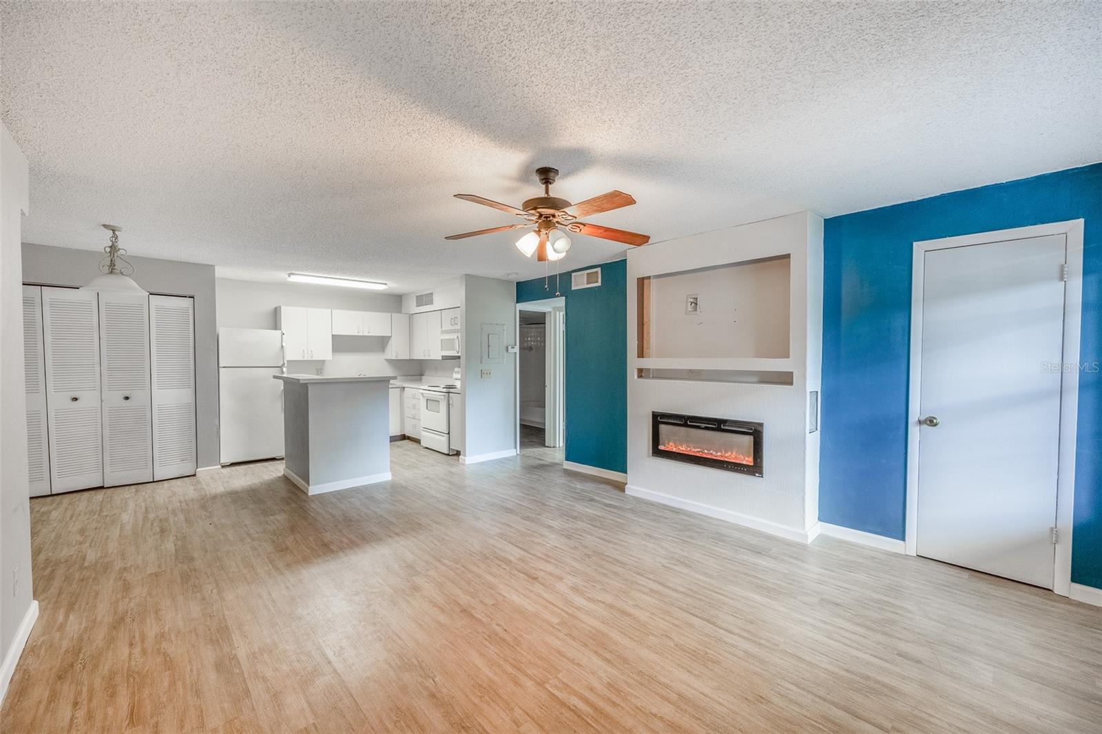 LAKEWOOD PARK A CONDO - Residential