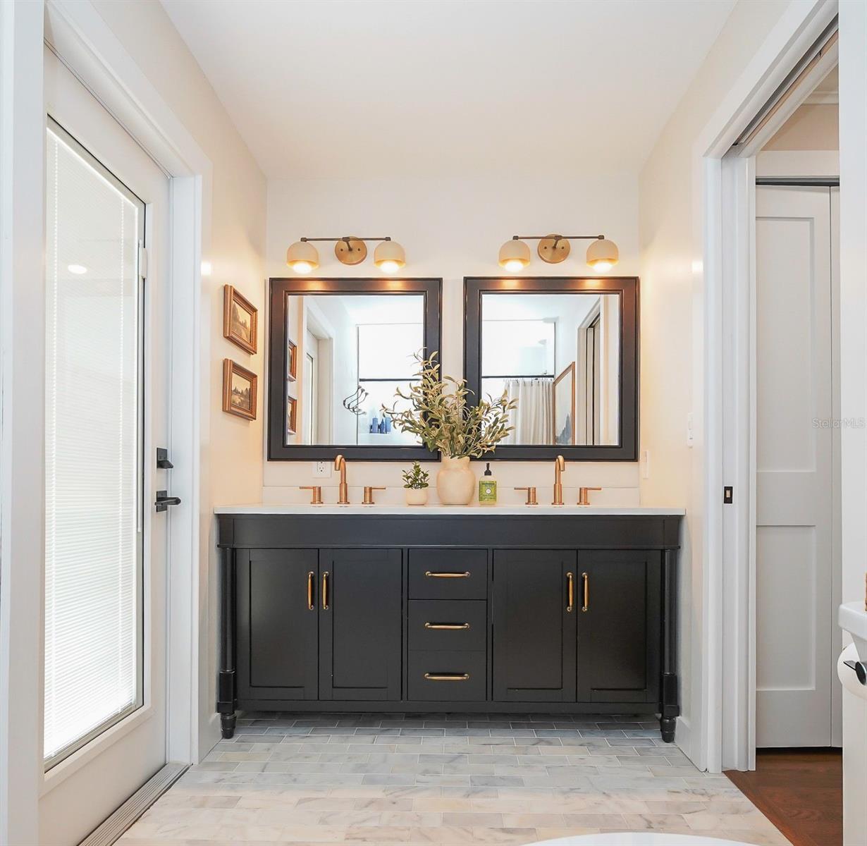 SHORE ACRES PT REP OF 2ND REP OF VENICE SE - Residential