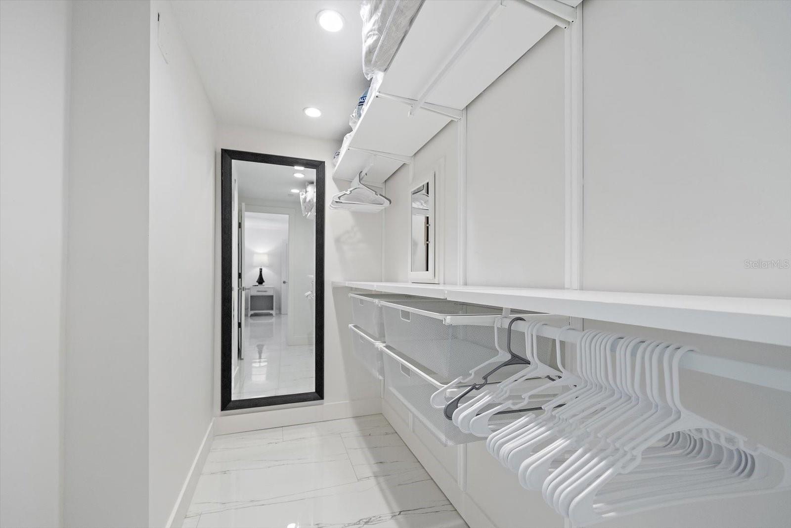 SPANISH MAIN YACHT CLUB CONDO - Residential Lease