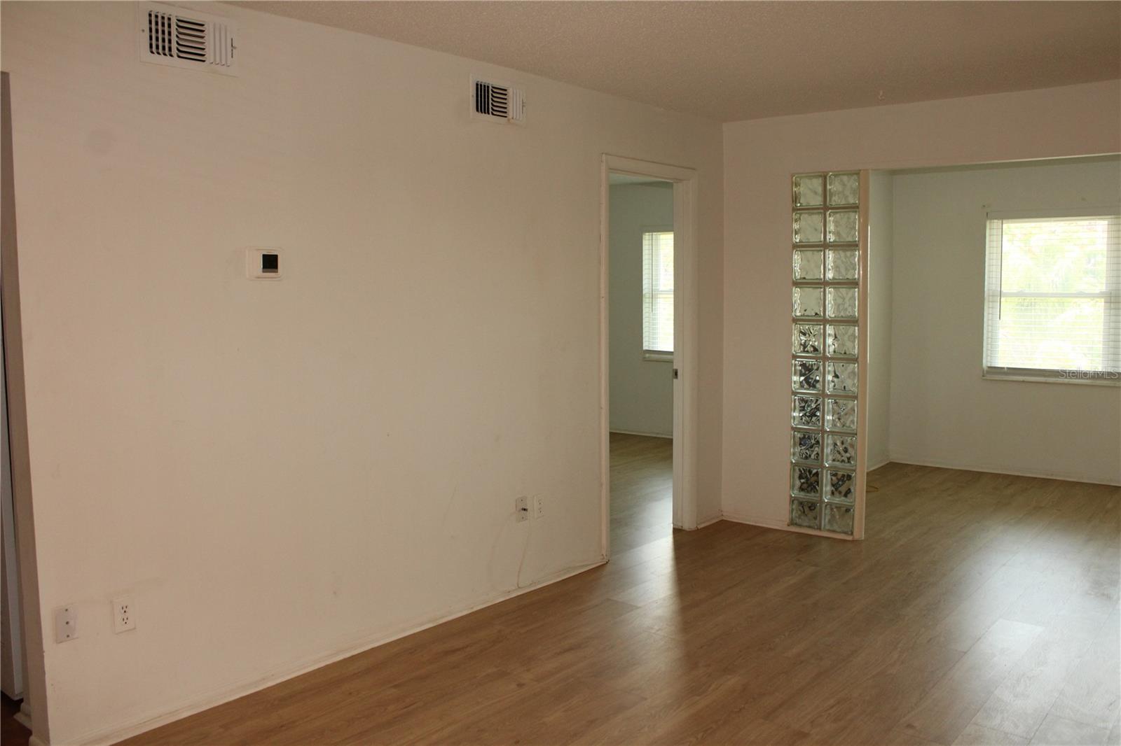 BAYSHORE ON THE LAKE APTS SEC 1 - Residential Lease