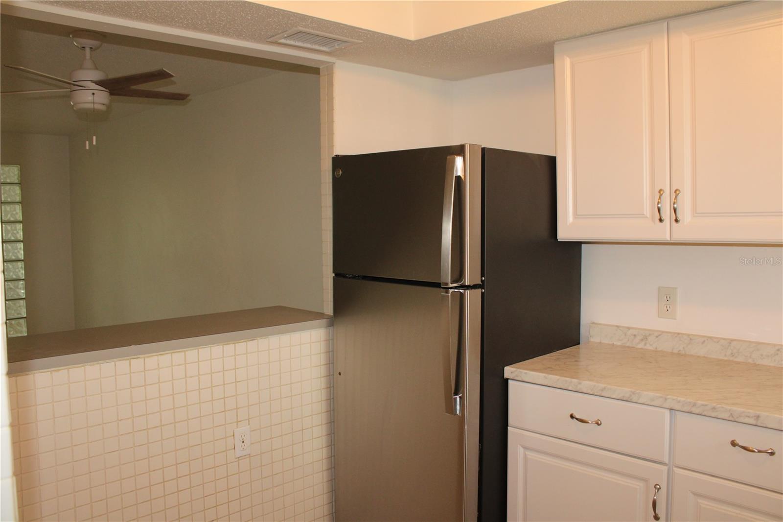 BAYSHORE ON THE LAKE APTS SEC 1 - Residential Lease