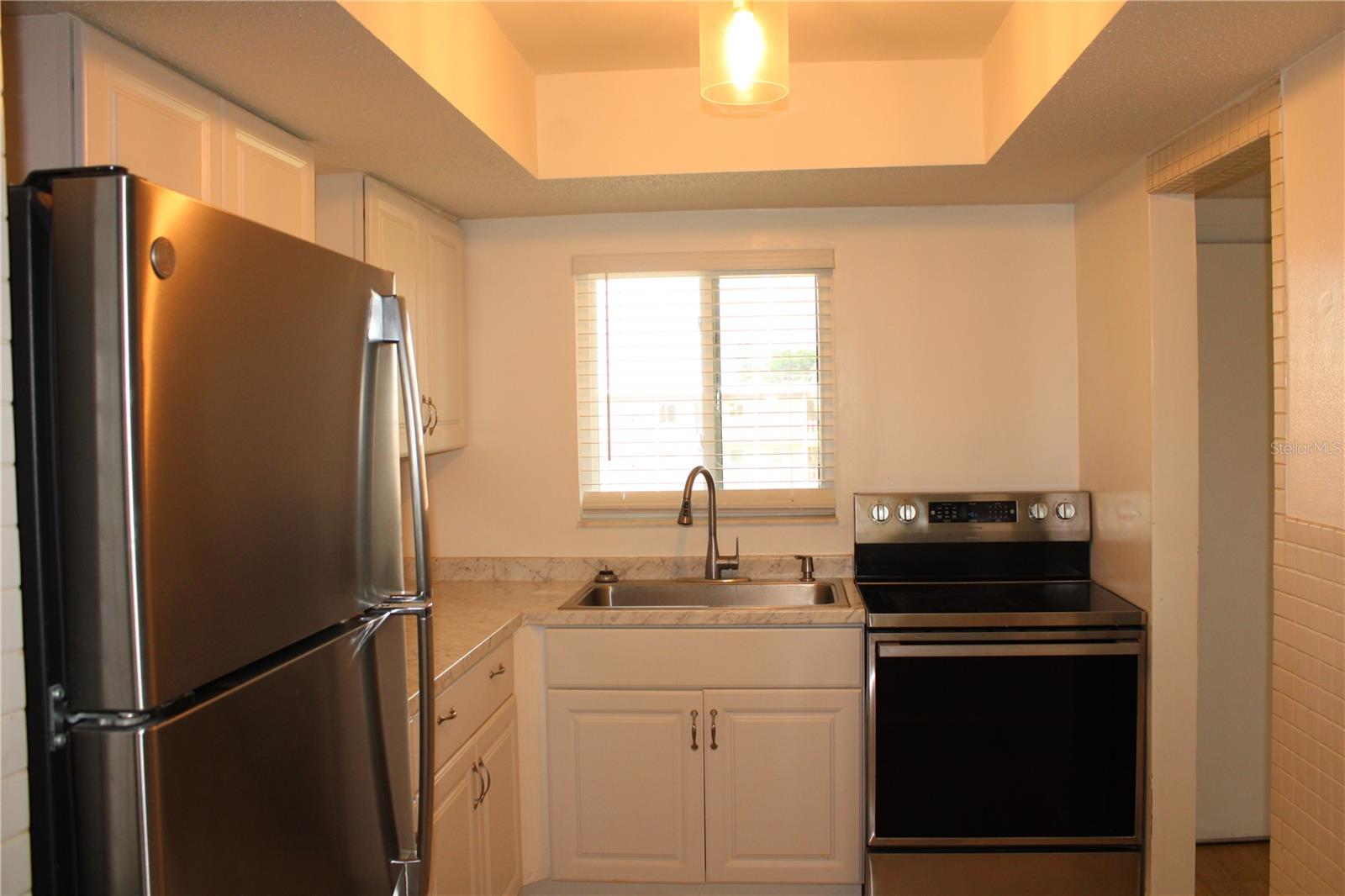 BAYSHORE ON THE LAKE APTS SEC 1 - Residential Lease
