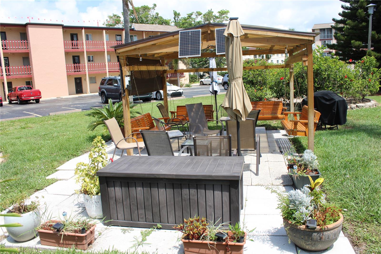 BAYSHORE ON THE LAKE APTS SEC 1 - Residential Lease