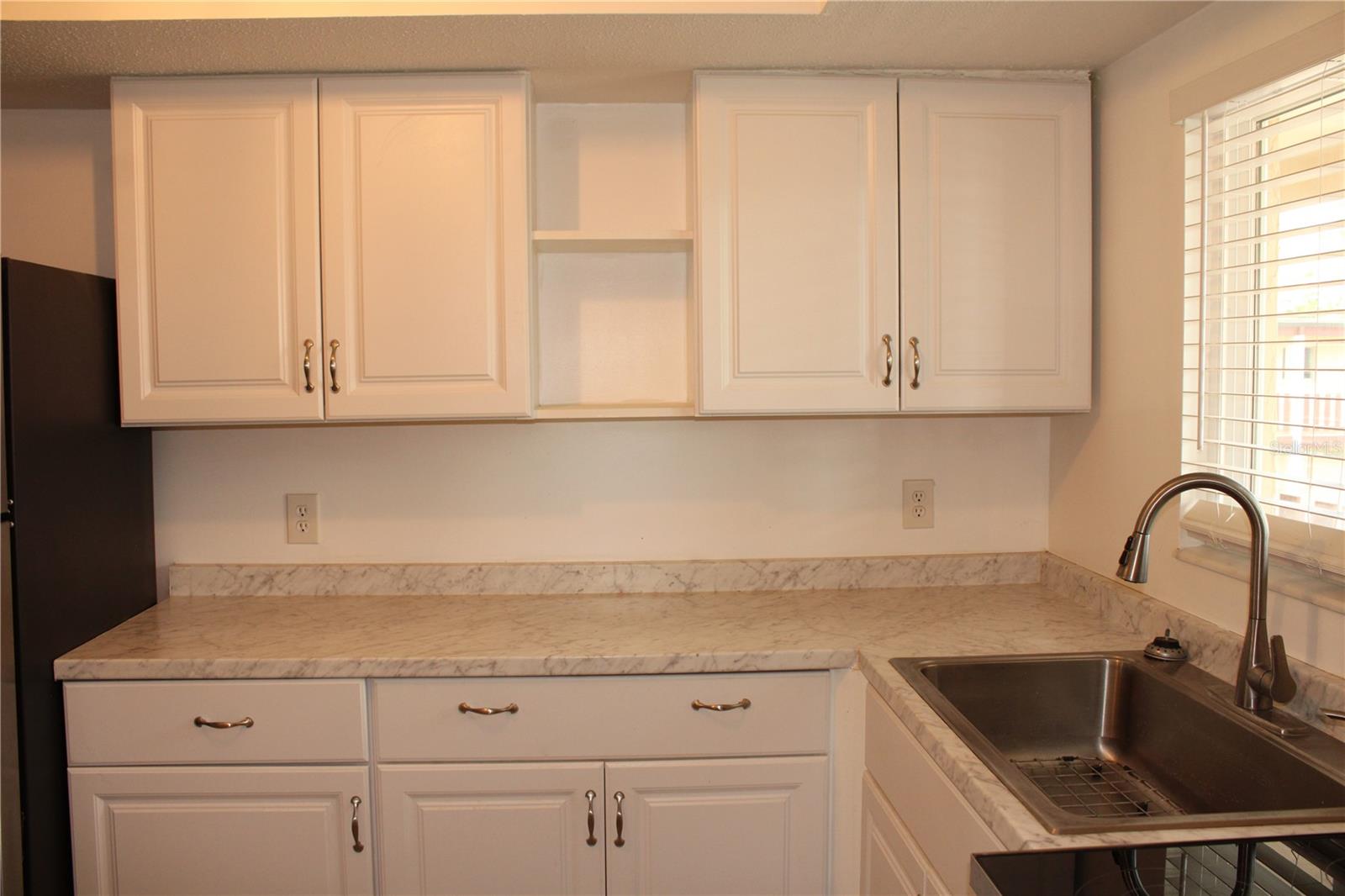 BAYSHORE ON THE LAKE APTS SEC 1 - Residential Lease