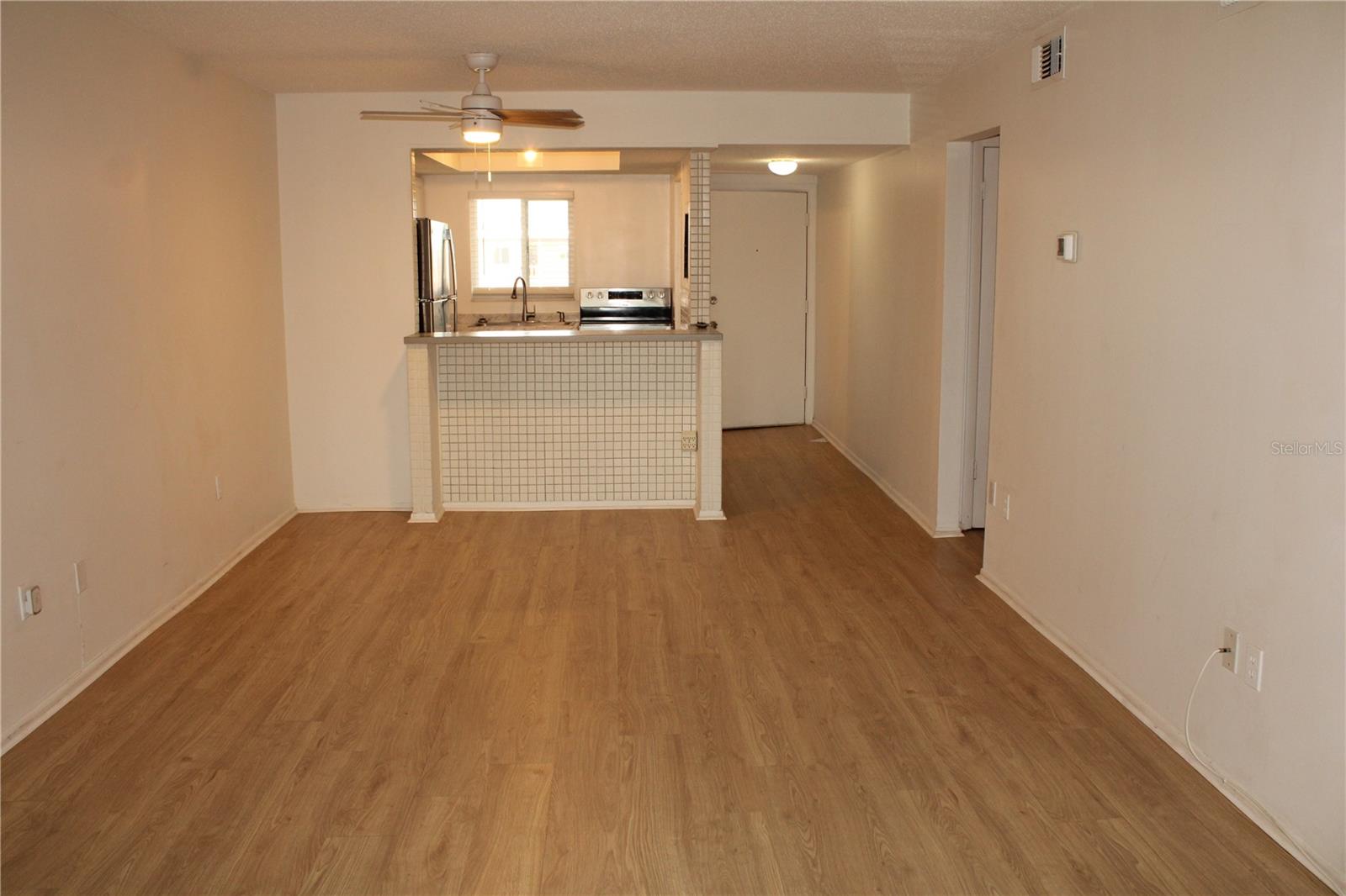 BAYSHORE ON THE LAKE APTS SEC 1 - Residential Lease
