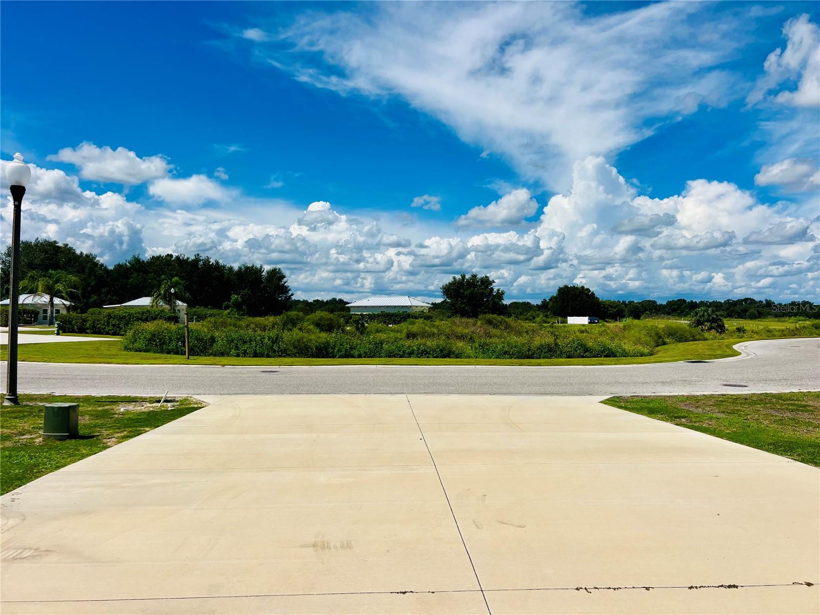 FLORIDA GRANDE MOTOR COACH RESIDENCE - Land