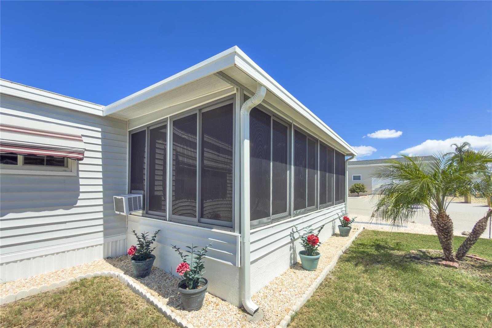 PALM LAKE ESTATES - Residential