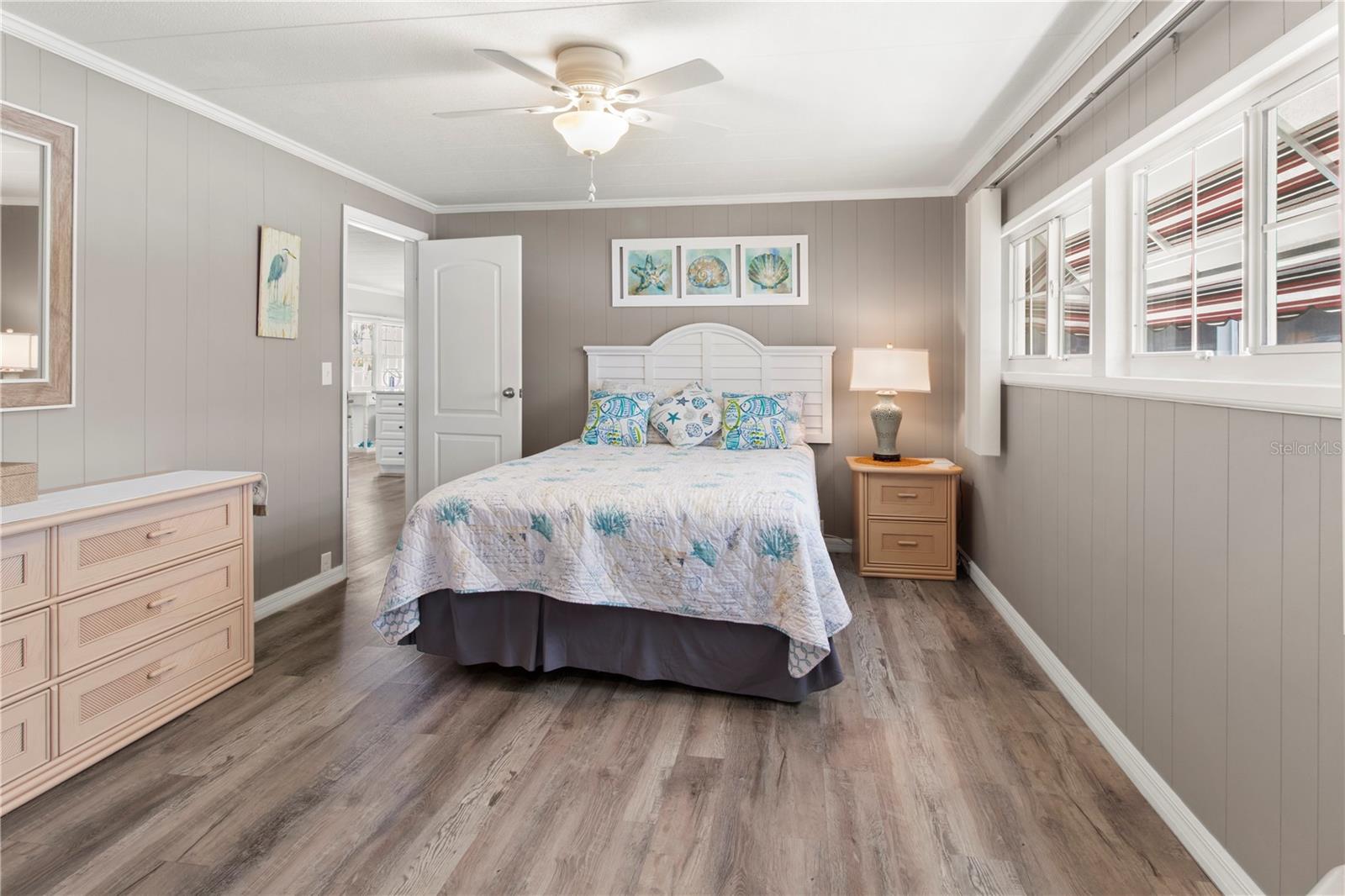 PALM LAKE ESTATES - Residential