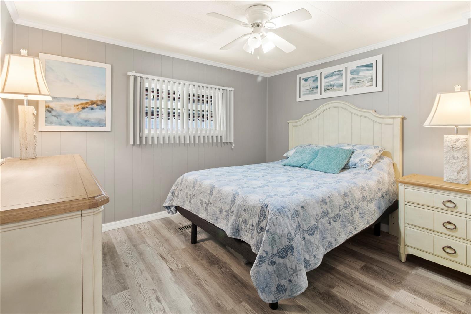 PALM LAKE ESTATES - Residential