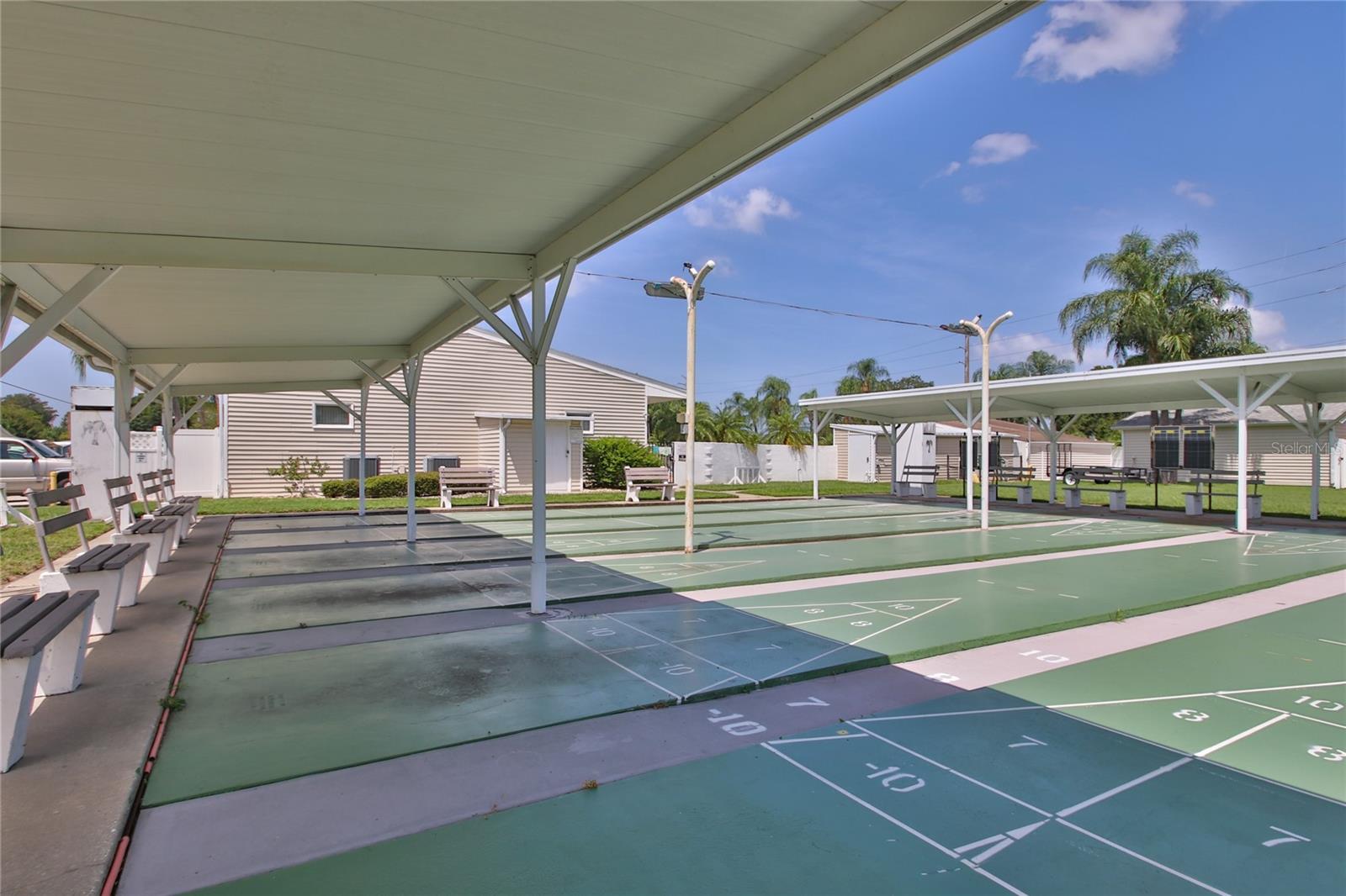 PALM LAKE ESTATES - Residential