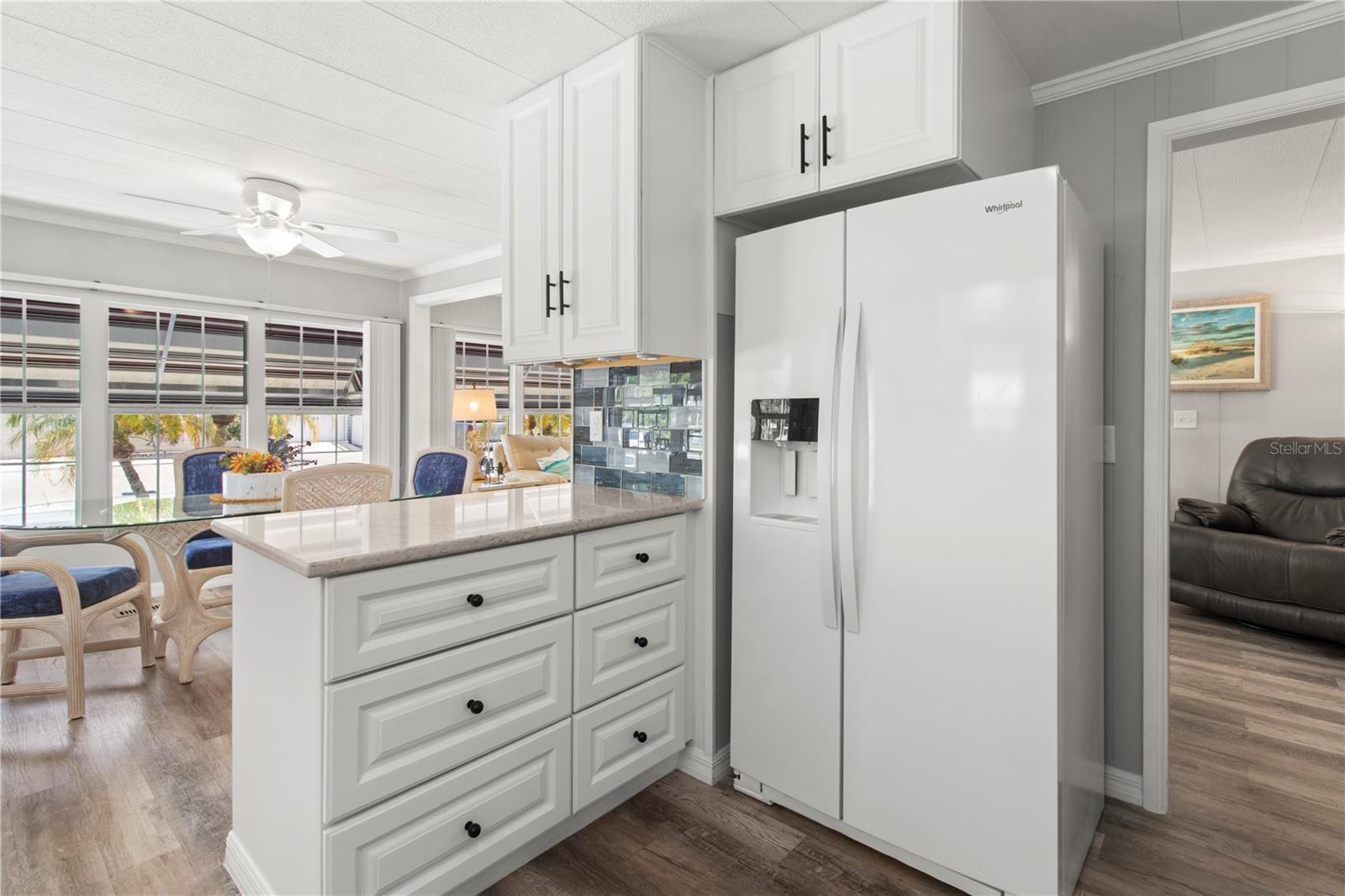 PALM LAKE ESTATES - Residential