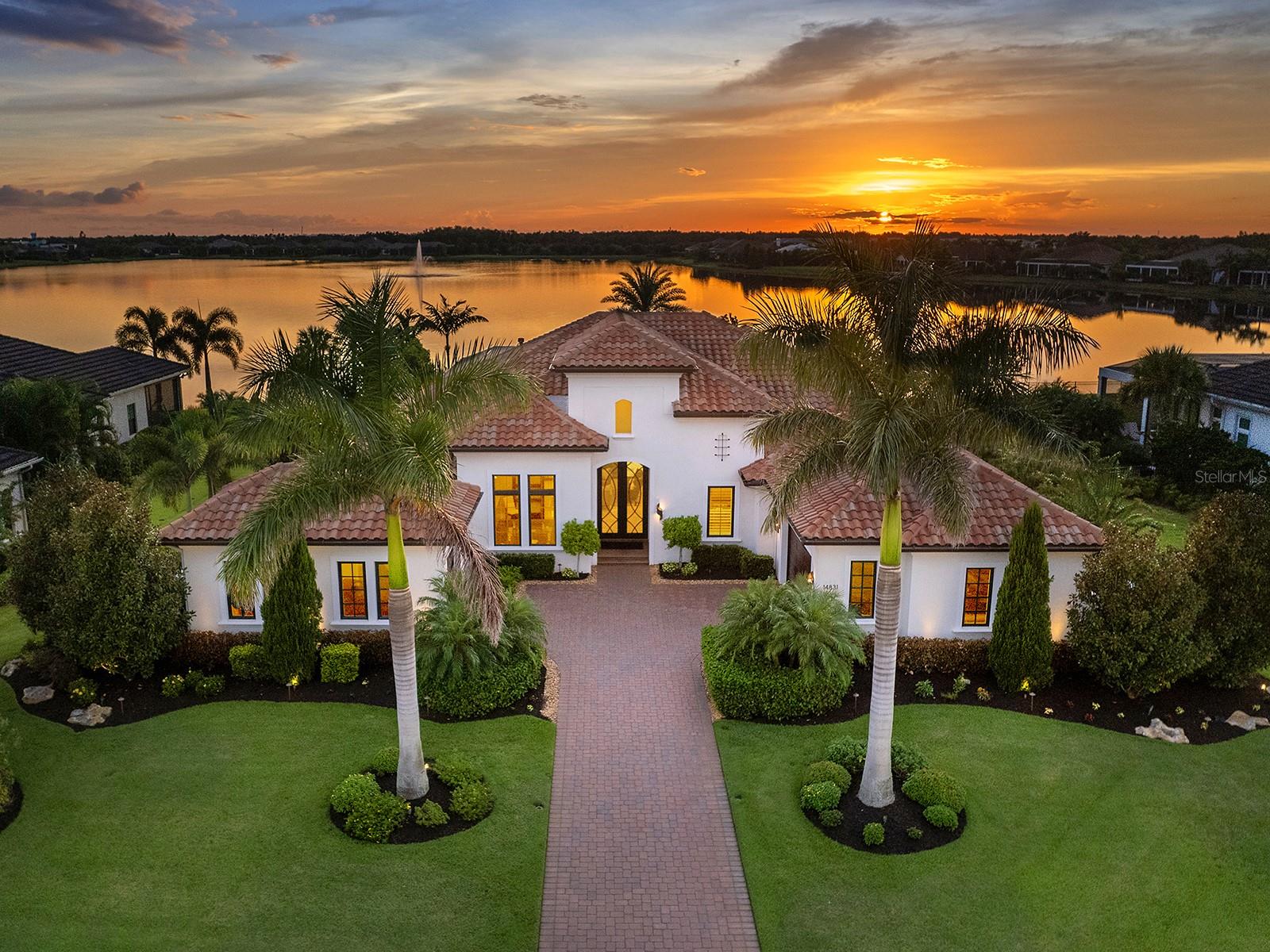 LAKE CLUB - Residential