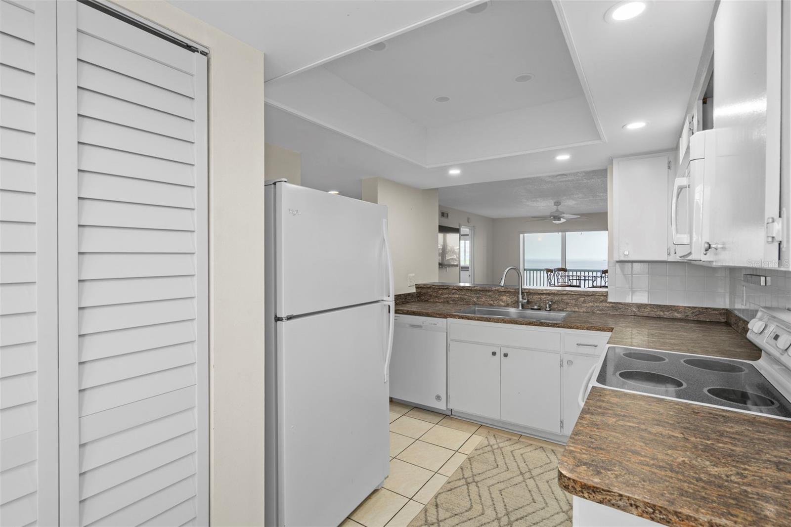 SAND PEBBLE POINTE I CONDO - Residential