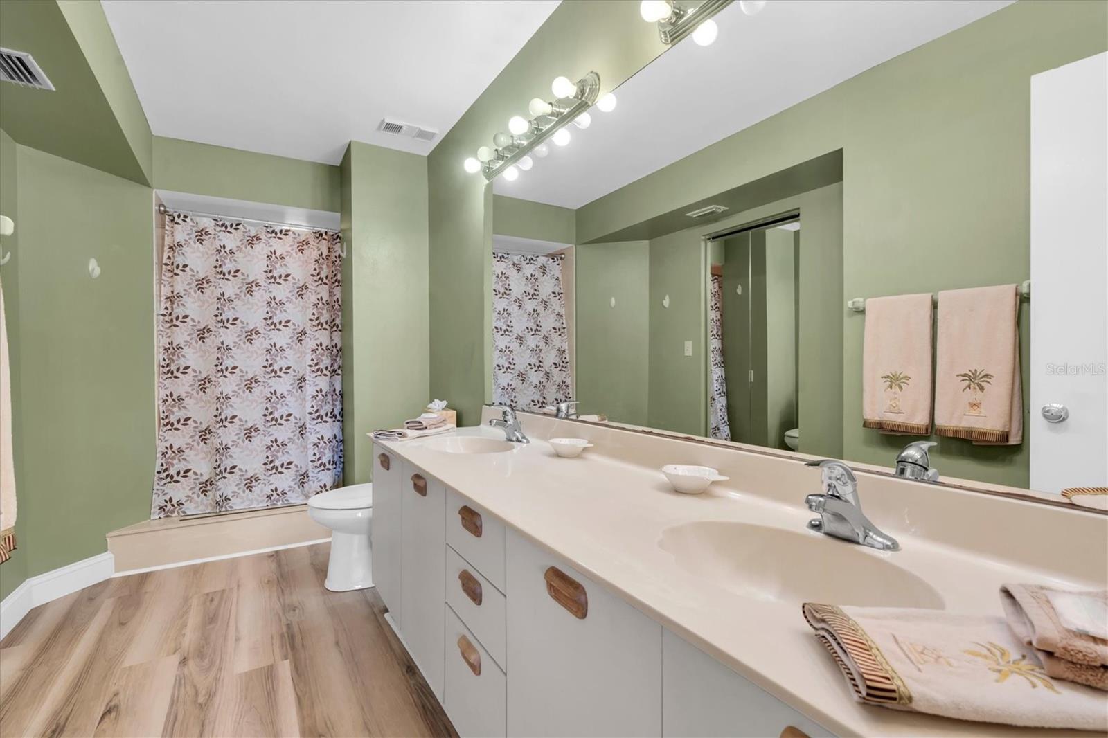 VISTA VERDE WEST - Residential