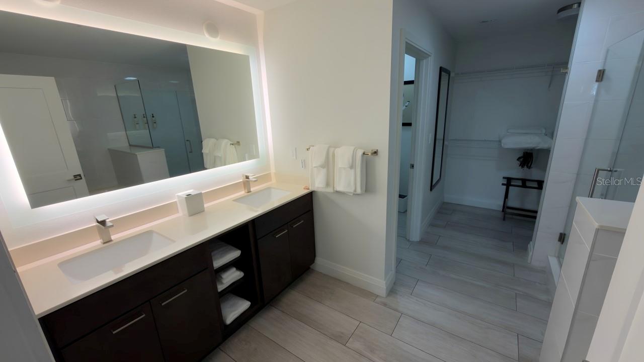 GROVE RESIDENCE & SPA HOTEL CONDO 3 - Residential