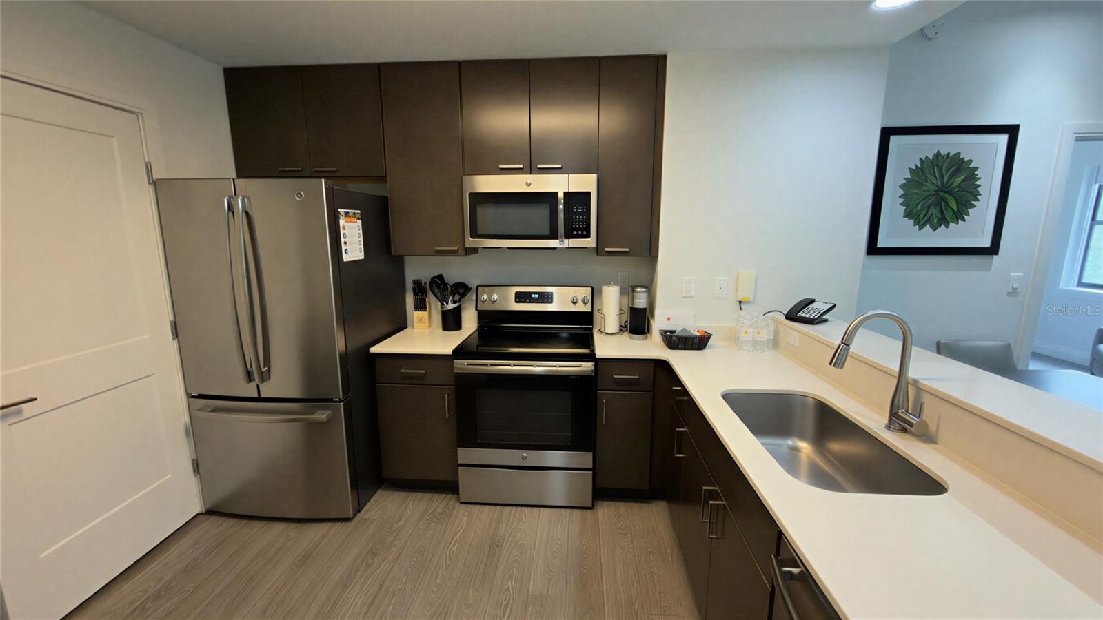 GROVE RESIDENCE & SPA HOTEL CONDO 3 - Residential