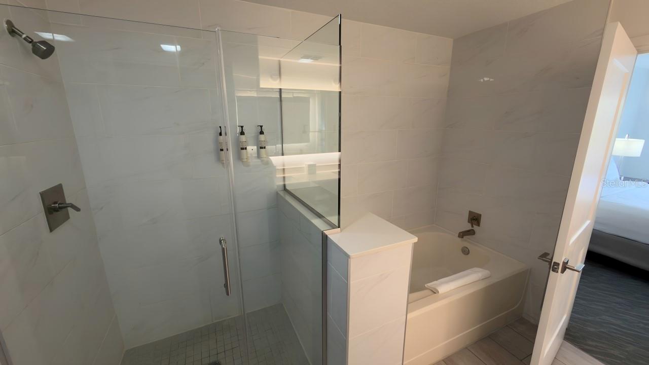 GROVE RESIDENCE & SPA HOTEL CONDO 3 - Residential